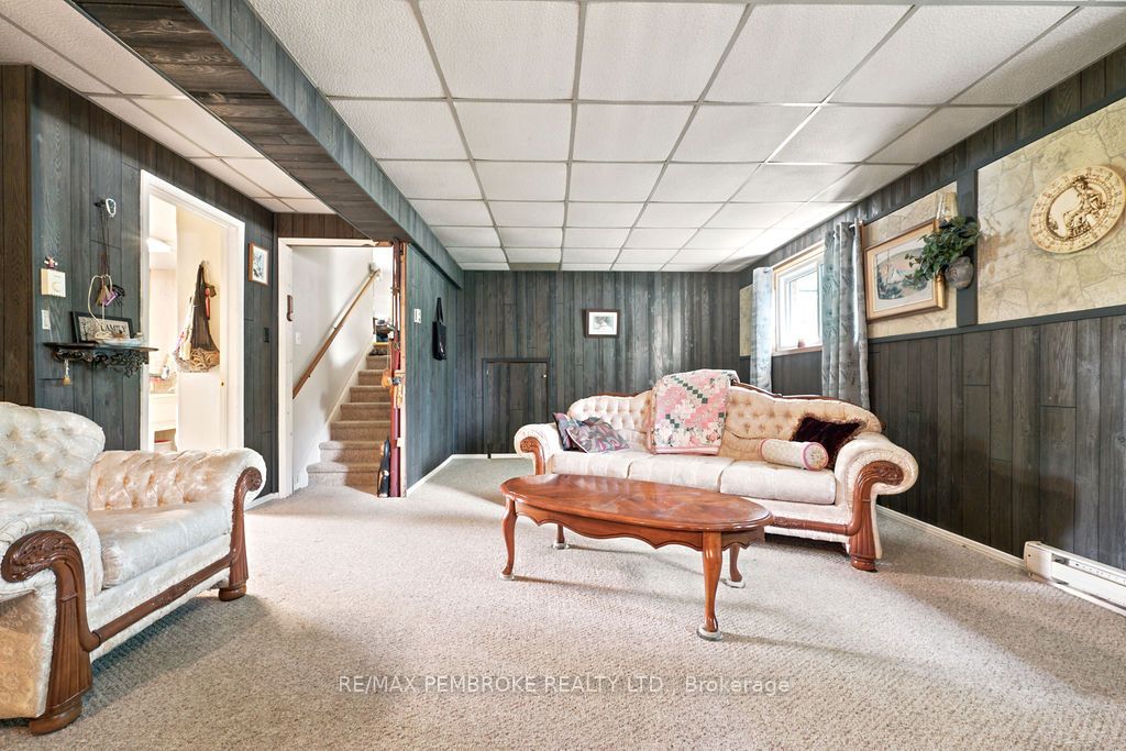 1656 Beachburg Road Property Photo 28