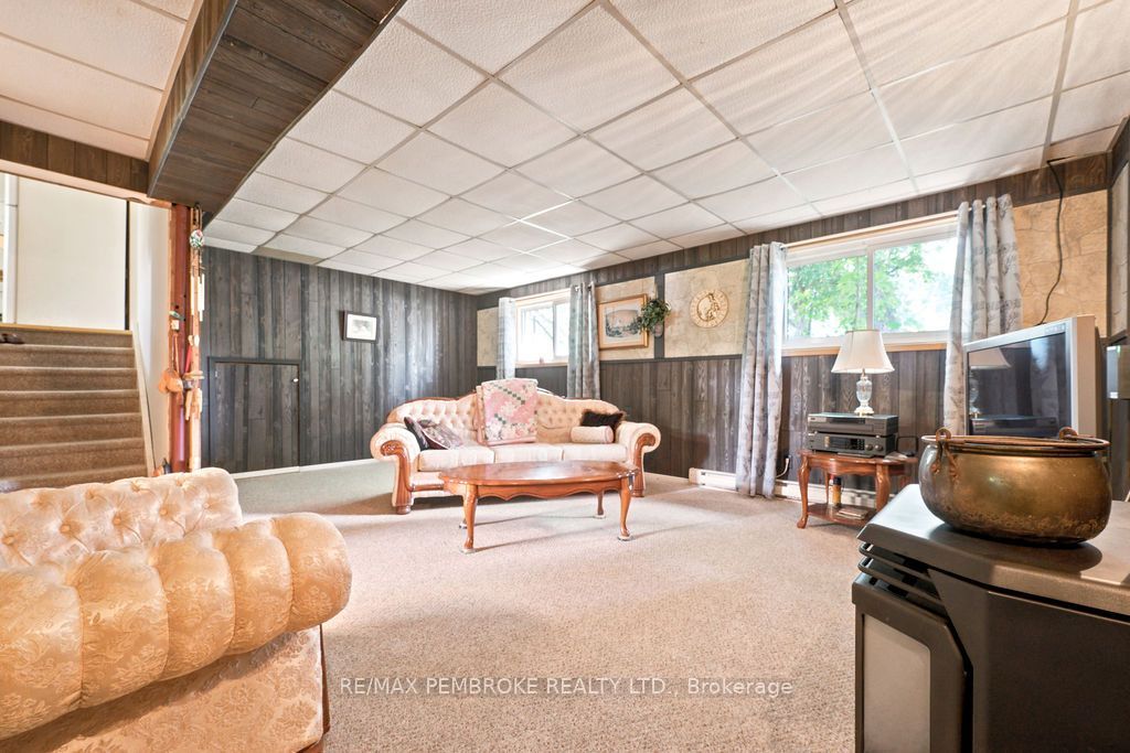 1656 Beachburg Road Property Photo 29