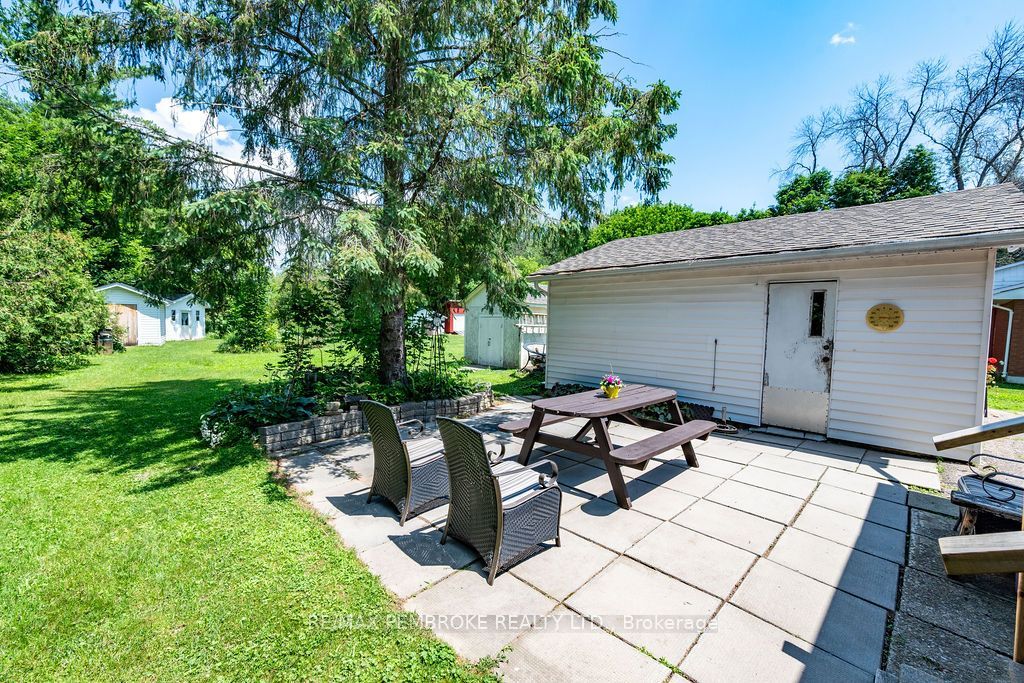 1656 Beachburg Road Property Photo 36