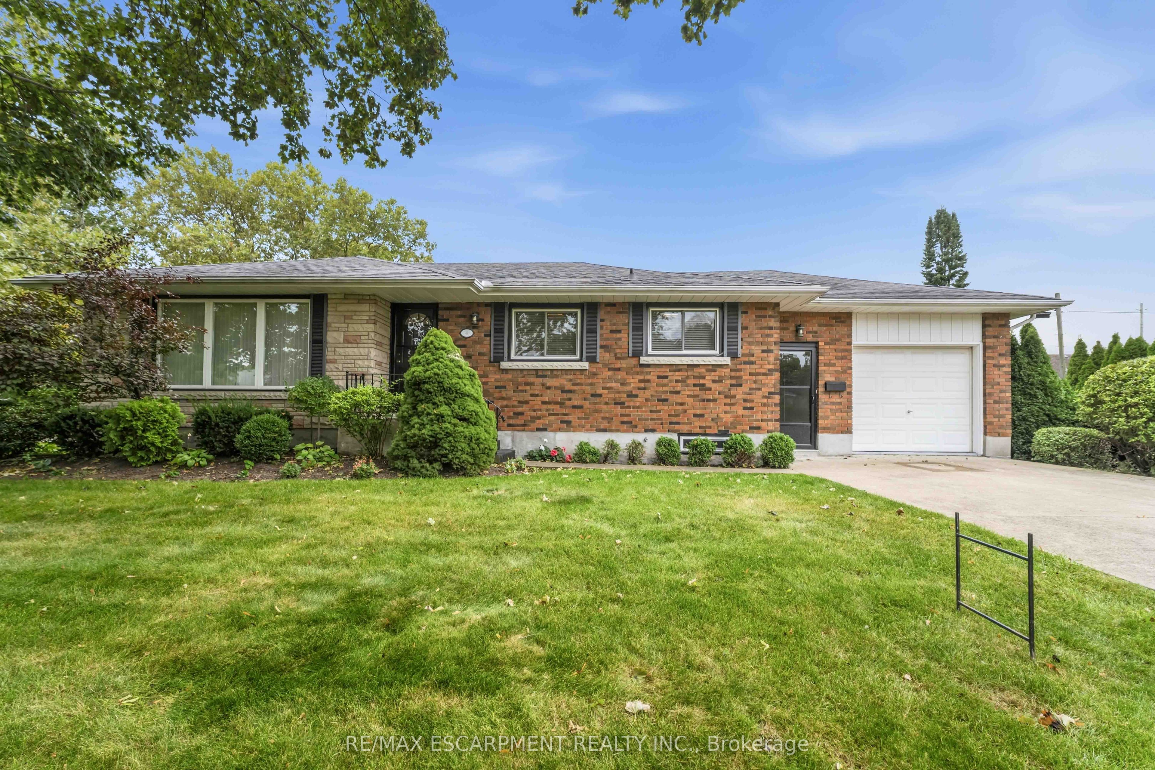 4 Regina Avenue Property Photo 2