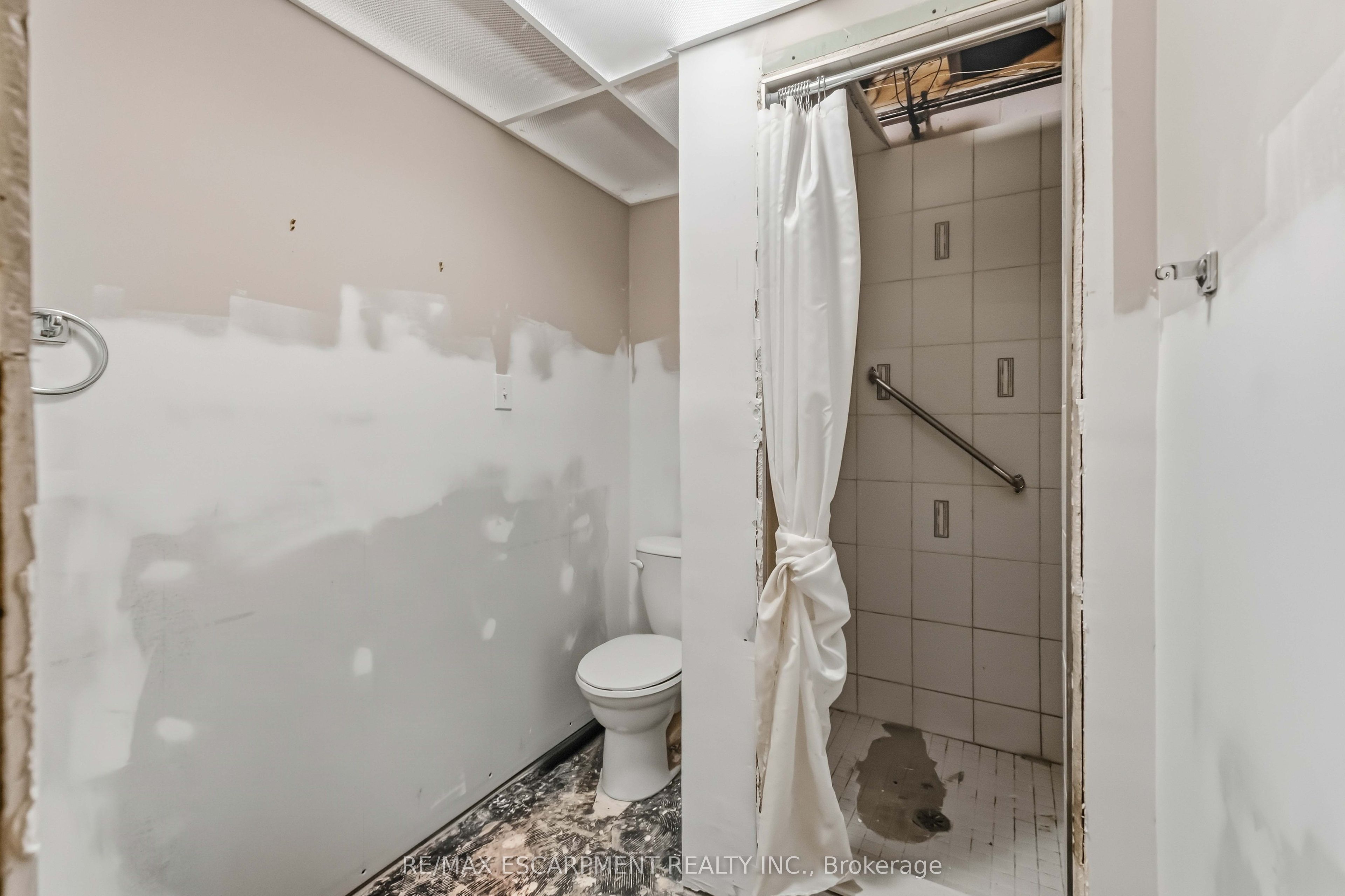 4 Regina Avenue Property Photo 21
