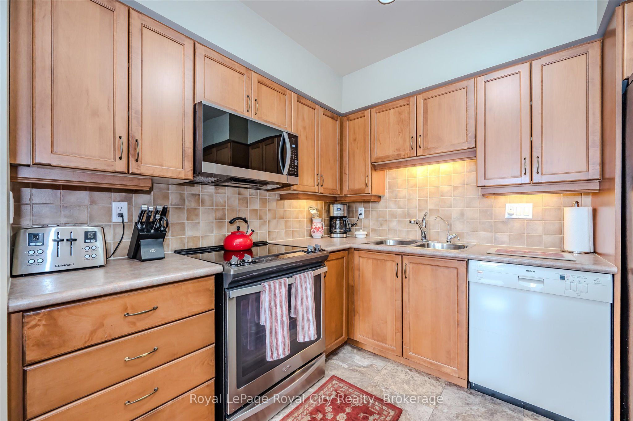 65 Bayberry Drive 401 Property Photo 18