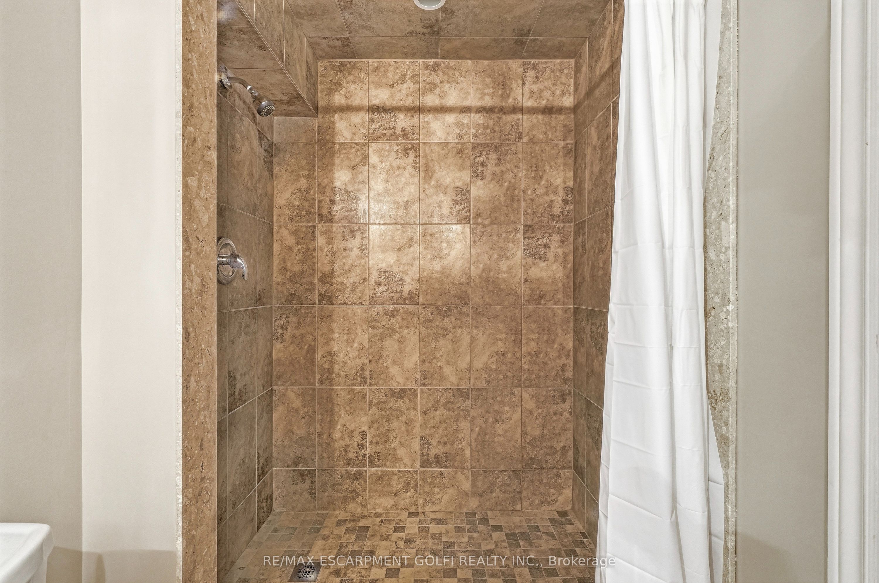 115 Bocelli Crescent Property Photo 23
