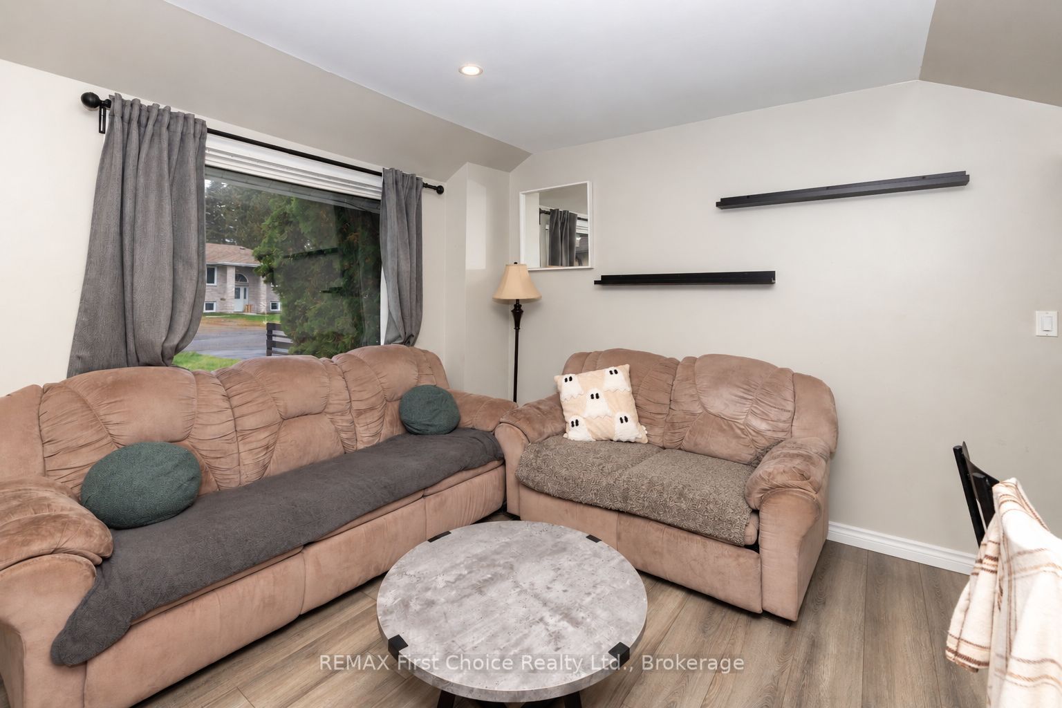 84 Penfold Street Property Photo 5