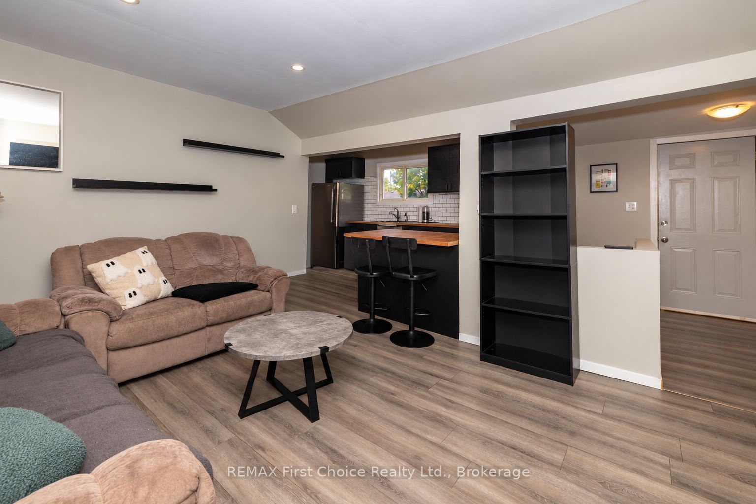 84 Penfold Street Property Photo 6