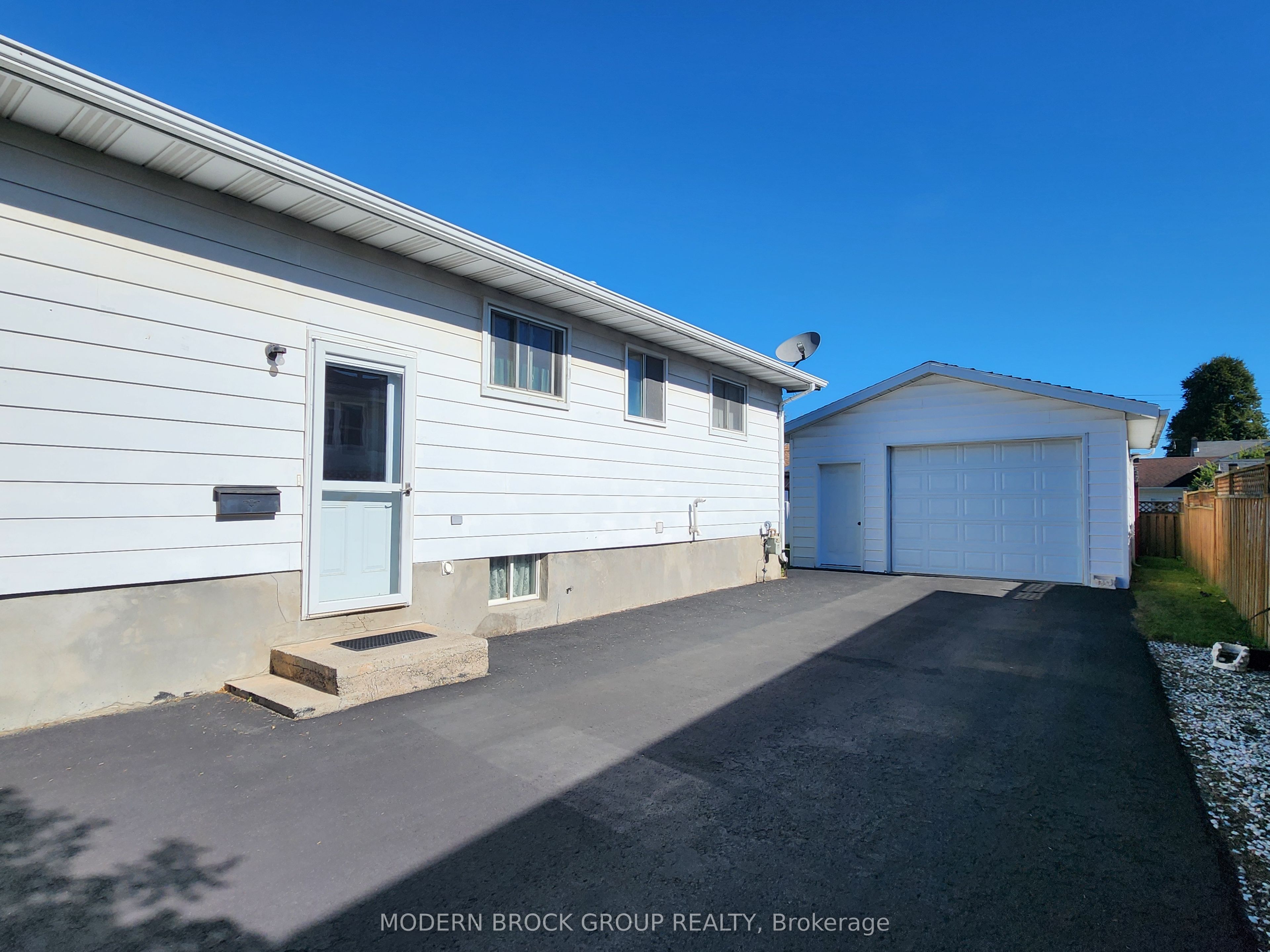944 Mackenzie Road Property Photo 4