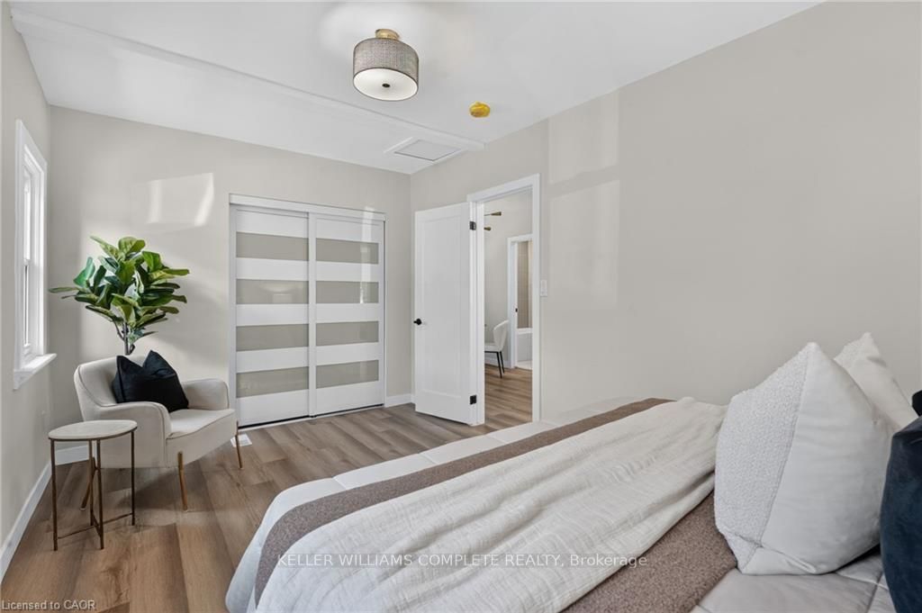 43 Brucedale Avenue E Property Photo 14