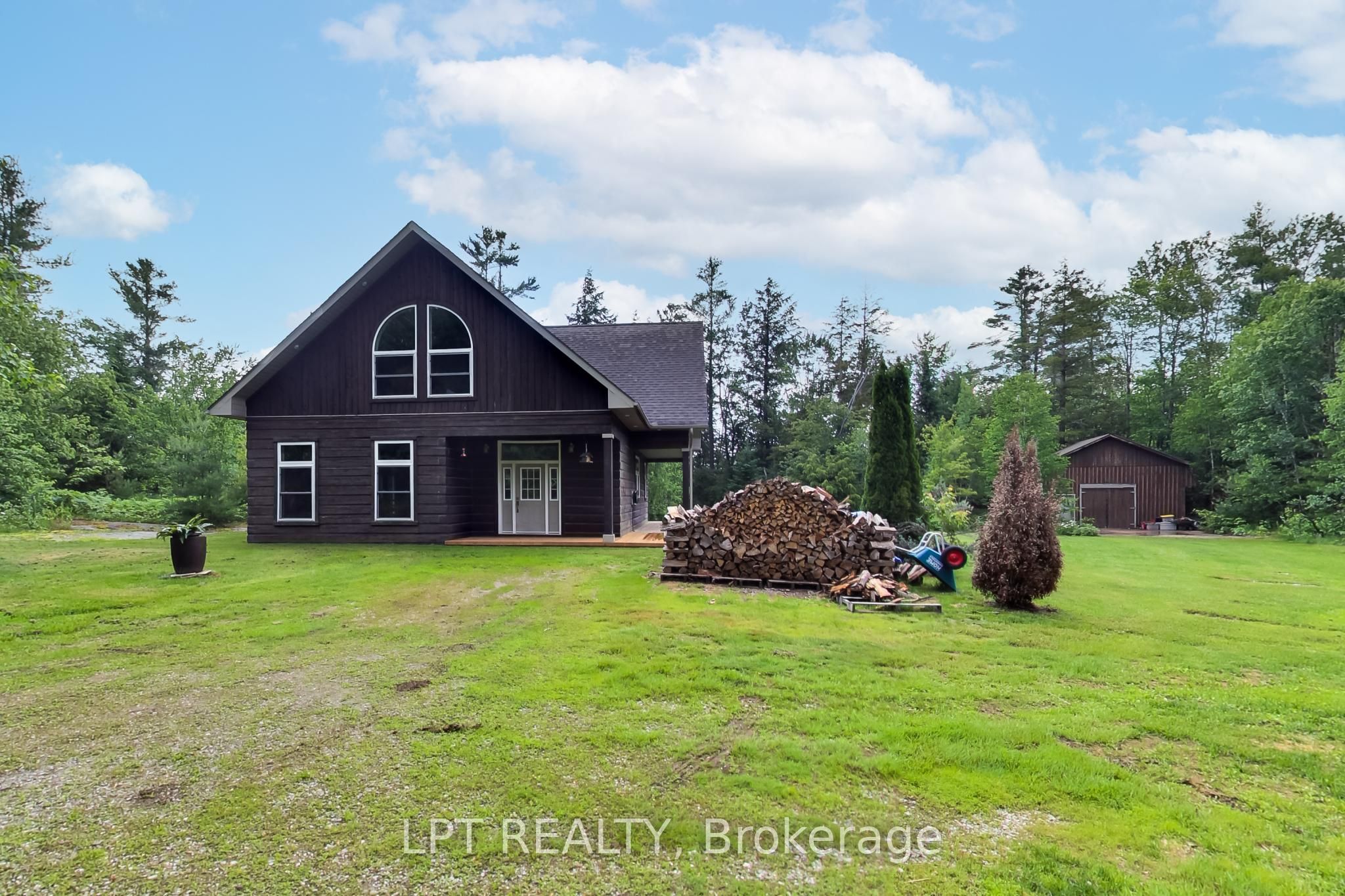 1039 Ben Lake Road E Property Photo 3