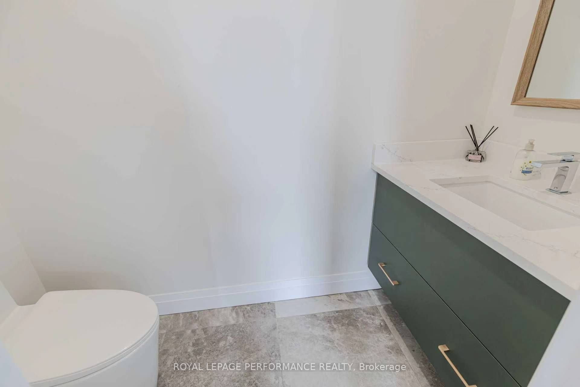 819 Aaron Avenue Unit B Property Photo 5