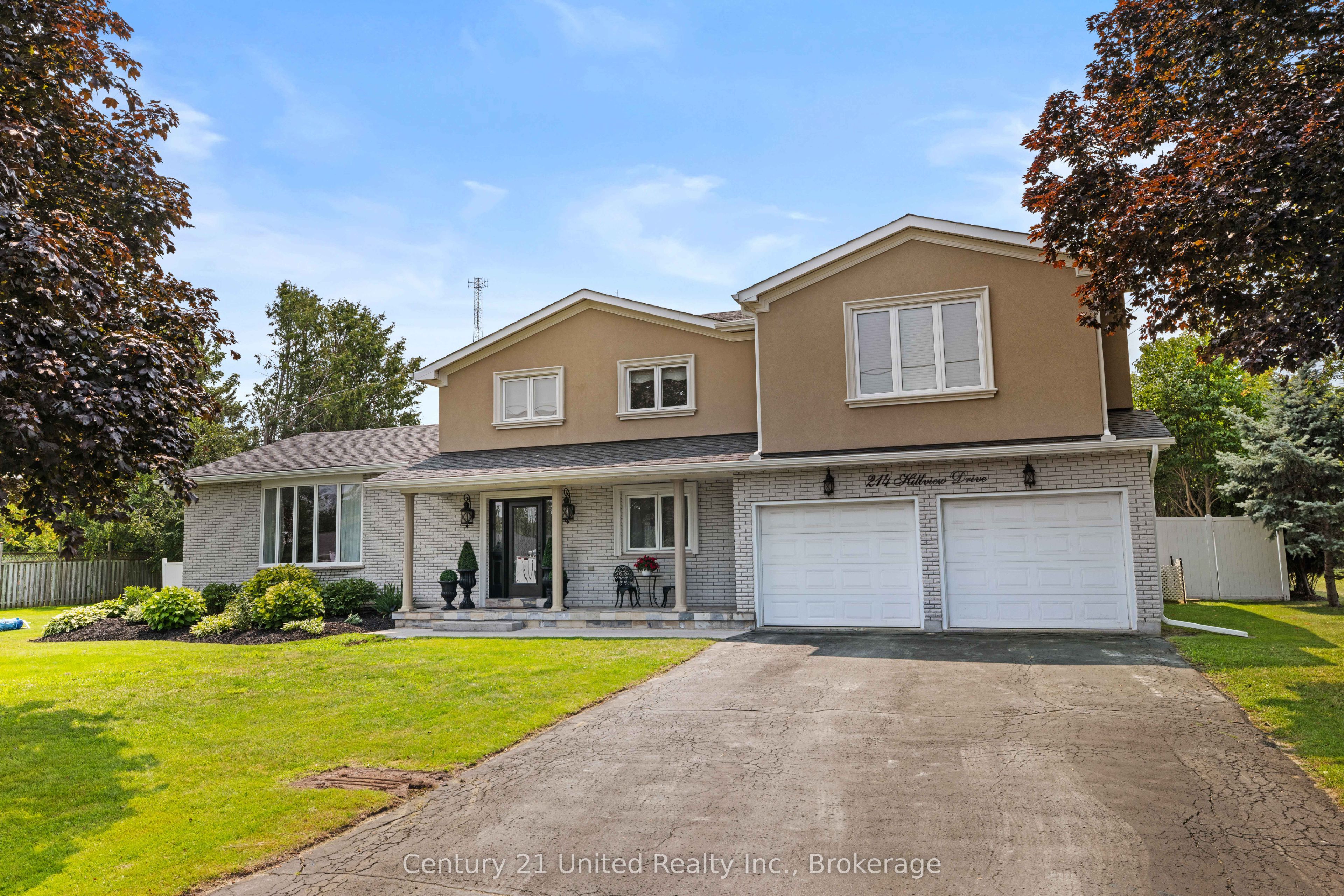 214 Hillview Drive Property Photo 1