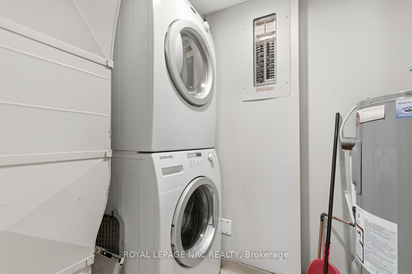 1061 Vansickle Road N 301 Property Photo 24