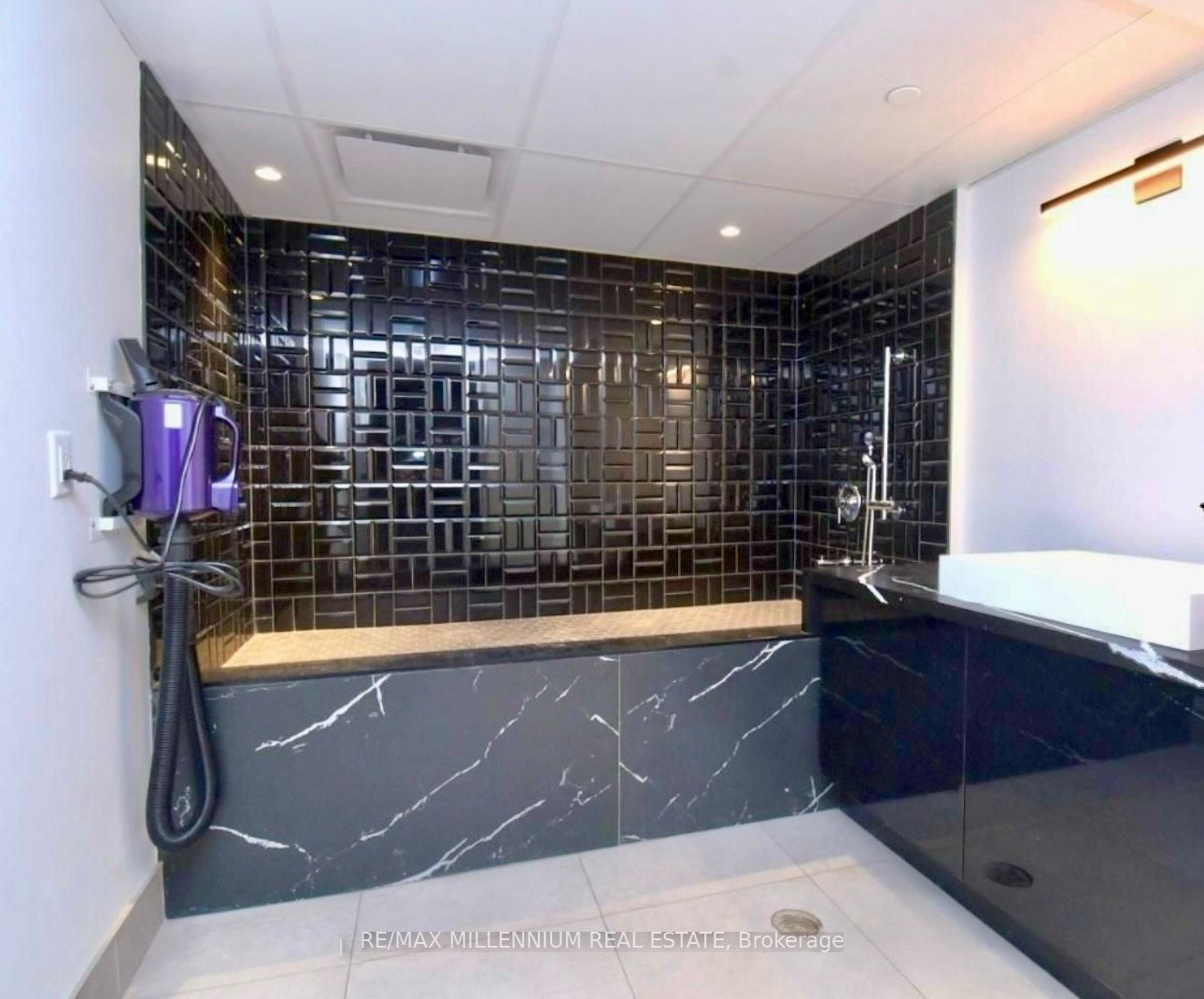 600 North Service Road 403 Property Photo 25