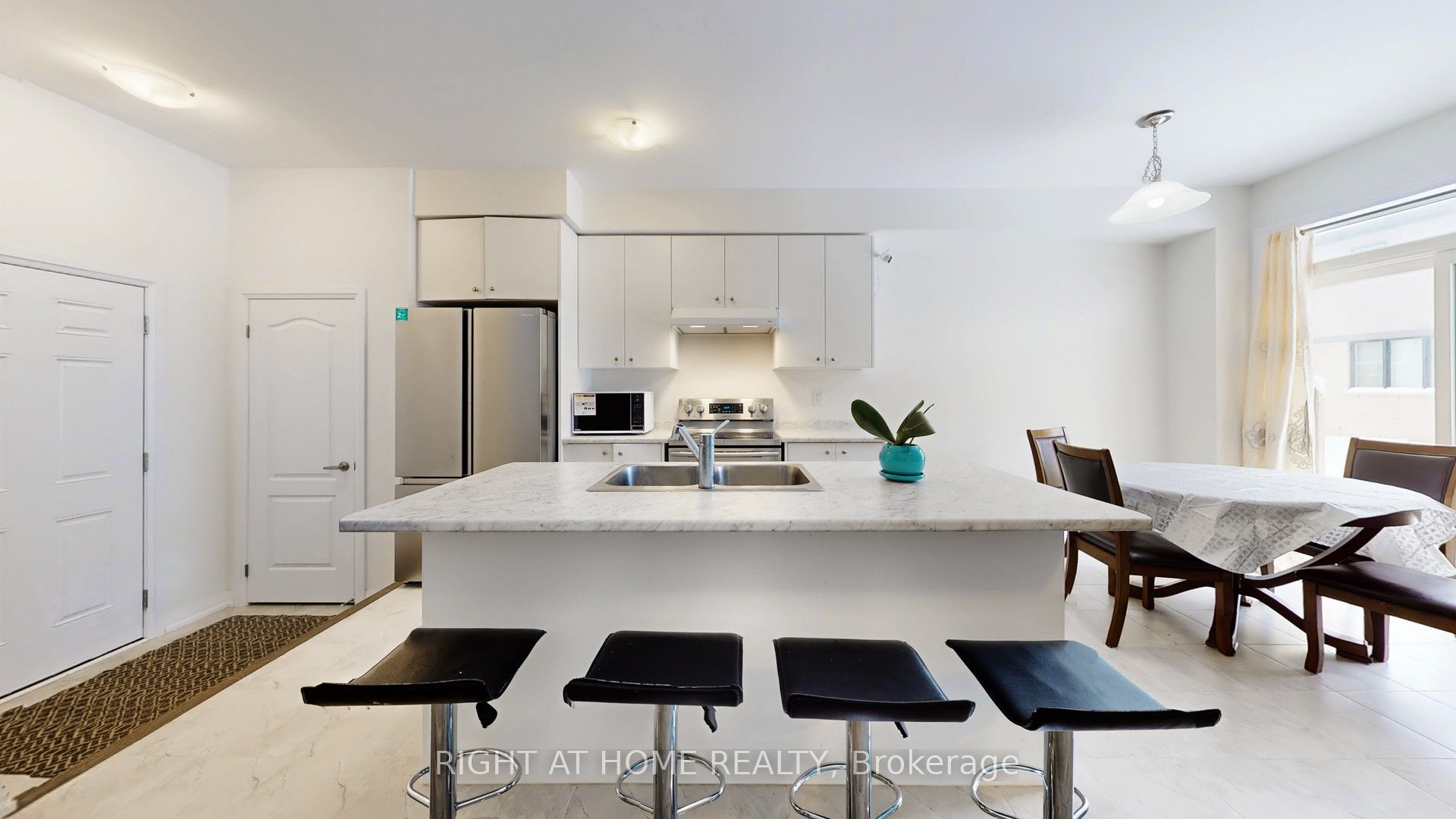 38 Lonsdale Road Property Photo 12