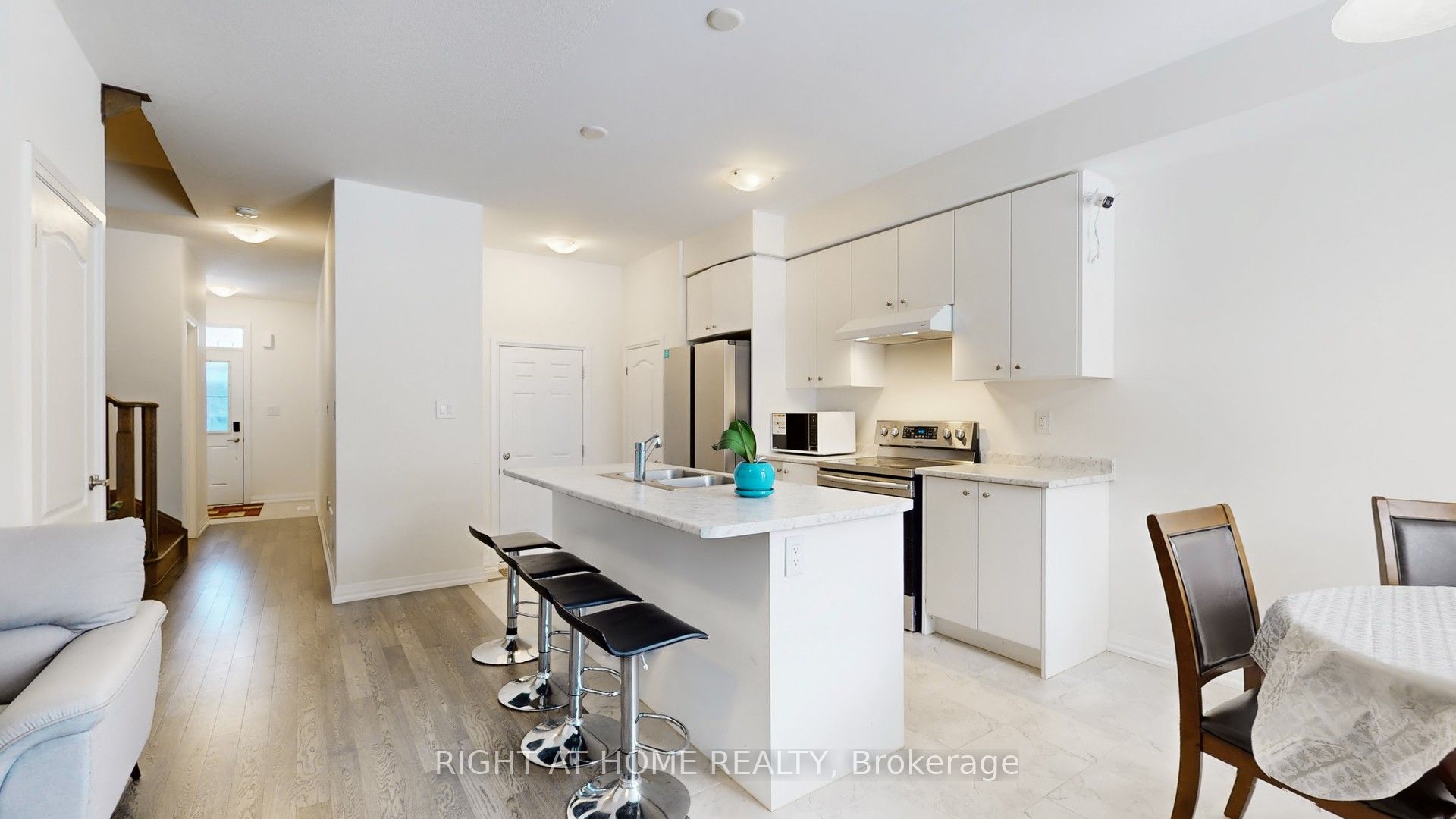 38 Lonsdale Road Property Photo 13