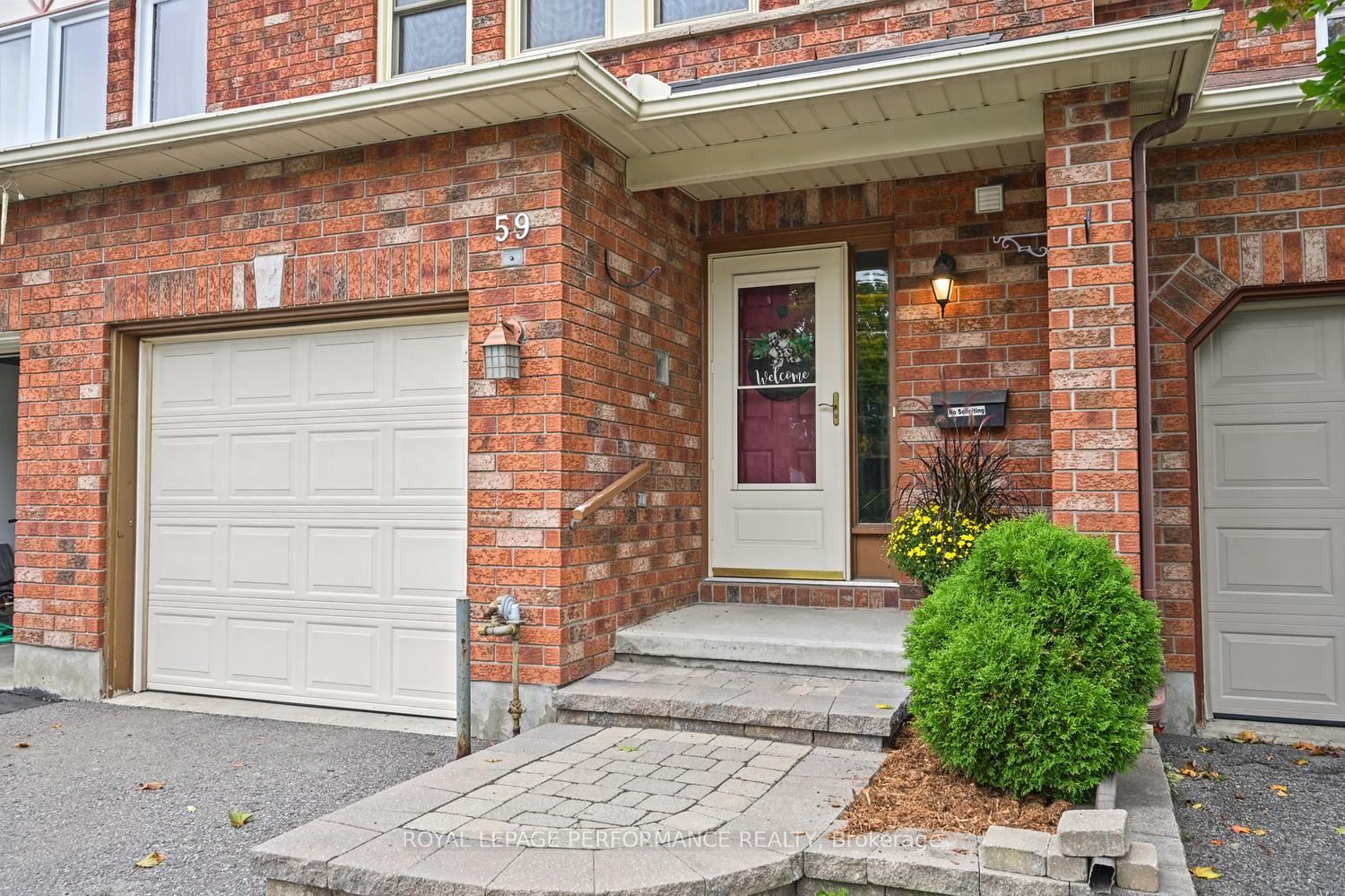 59 Grenadier Way Property Photo 4