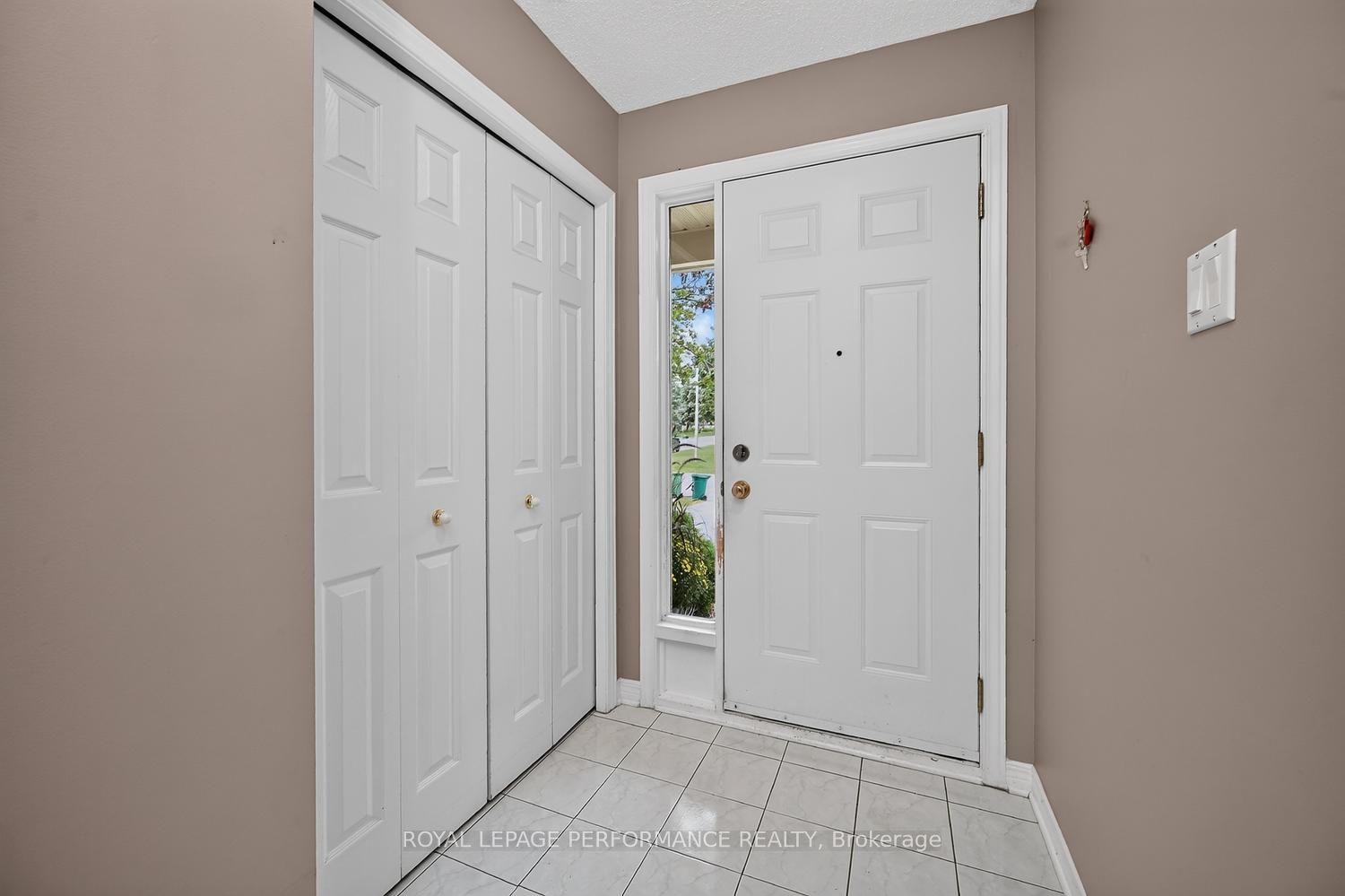 59 Grenadier Way Property Photo 5