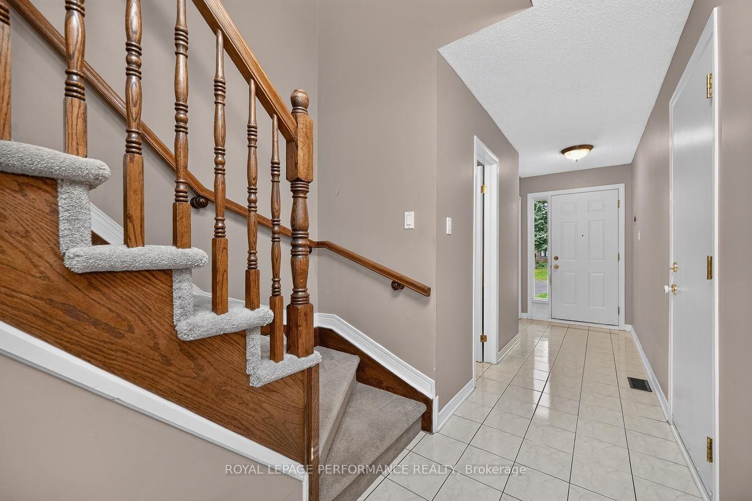 59 Grenadier Way Property Photo 6