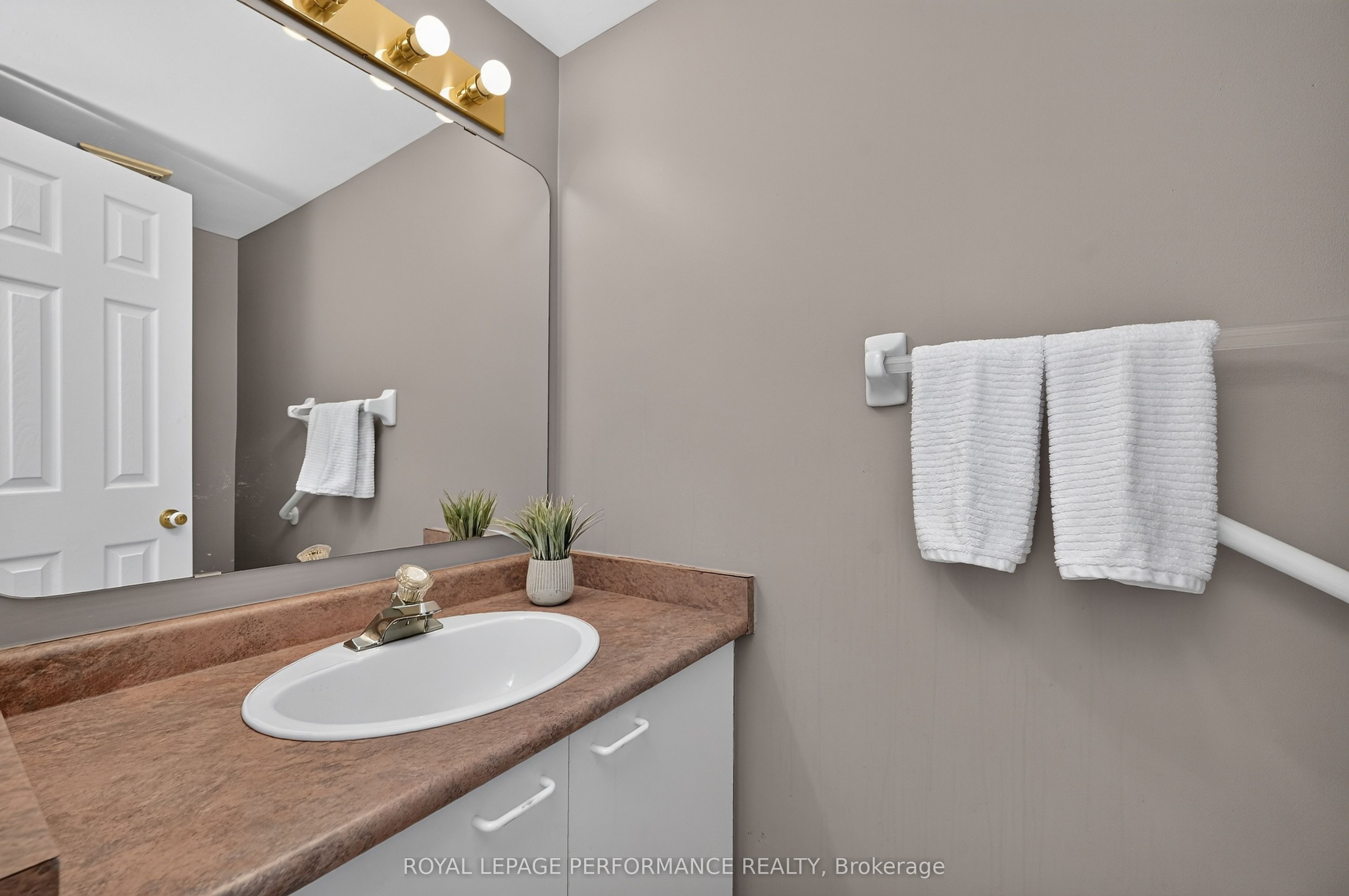 59 Grenadier Way Property Photo 22