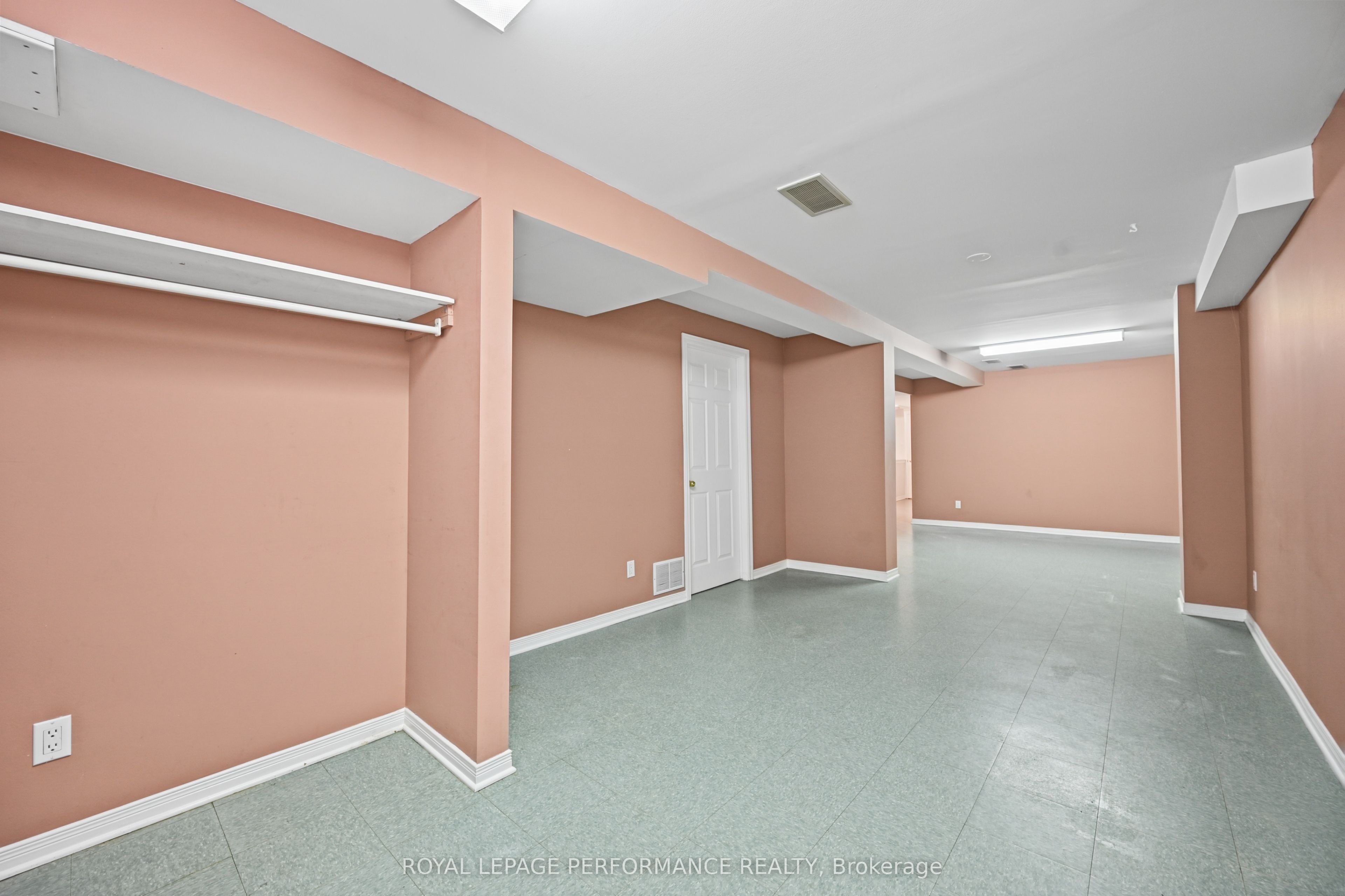 59 Grenadier Way Property Photo 34