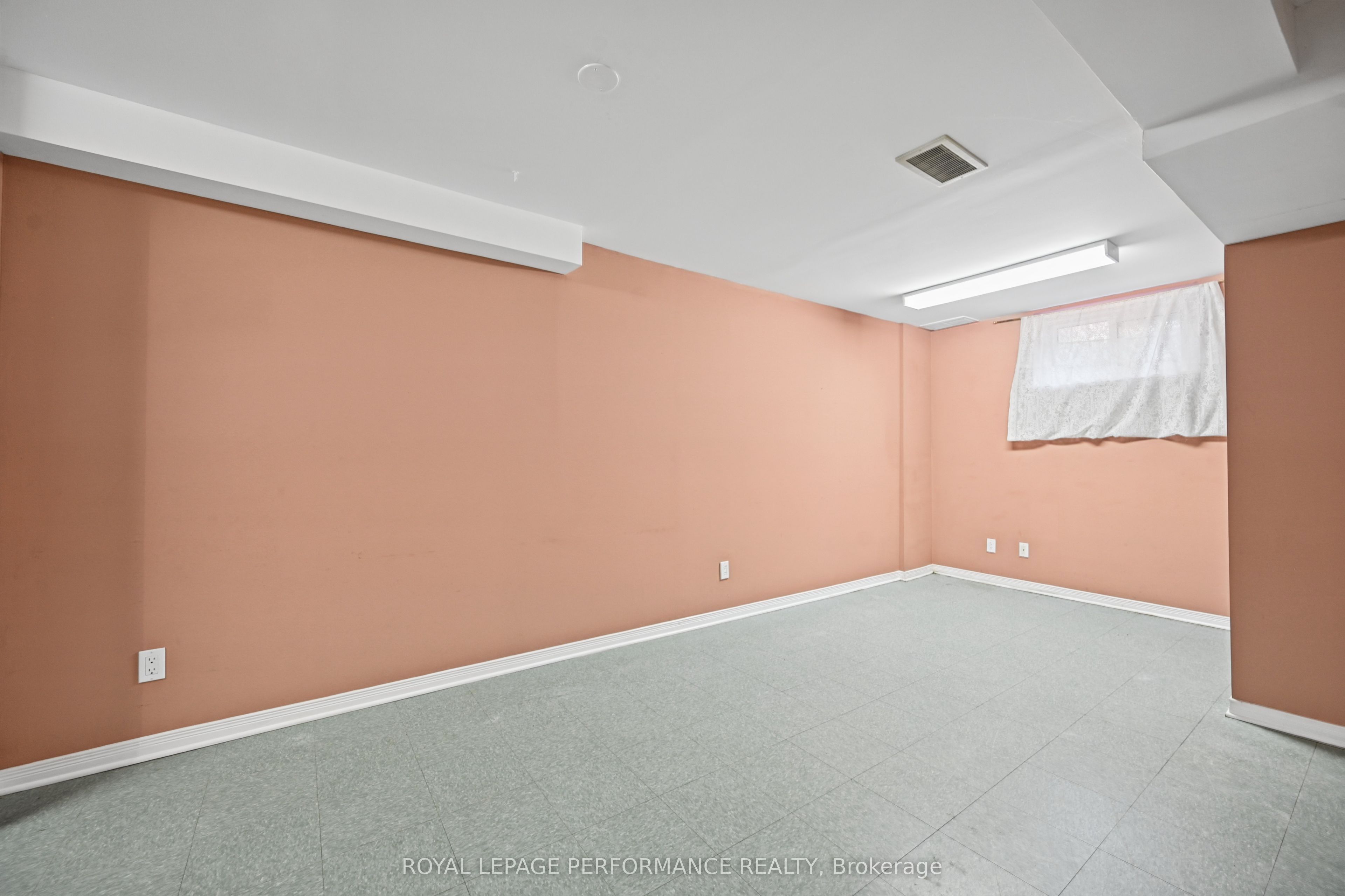 59 Grenadier Way Property Photo 36
