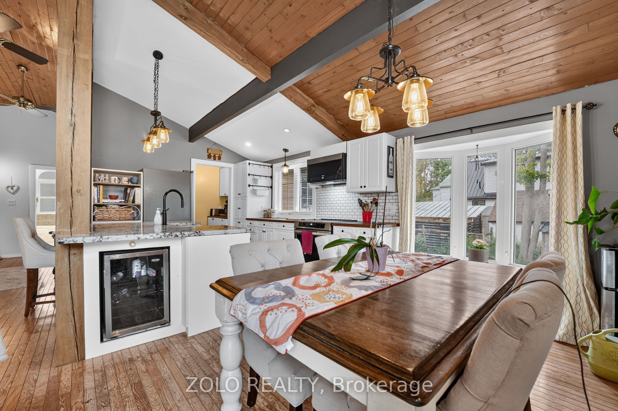 381 Beachview Avenue Property Photo 12