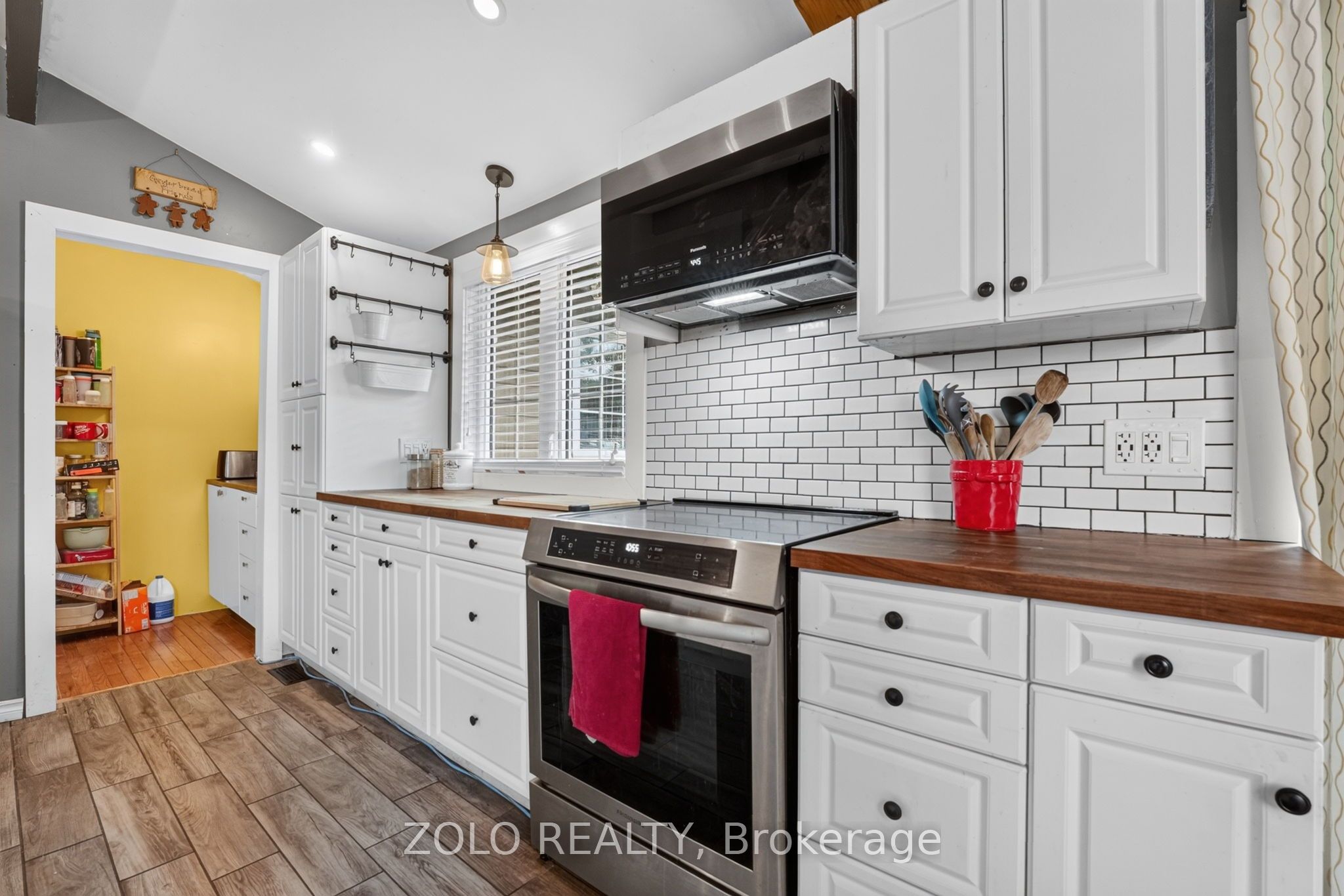 381 Beachview Avenue Property Photo 17