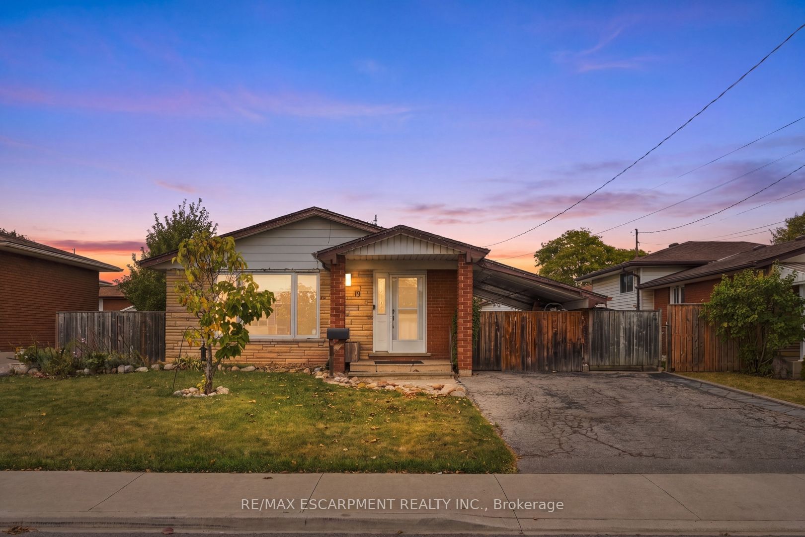 19 Ellingwood Avenue Property Photo 1