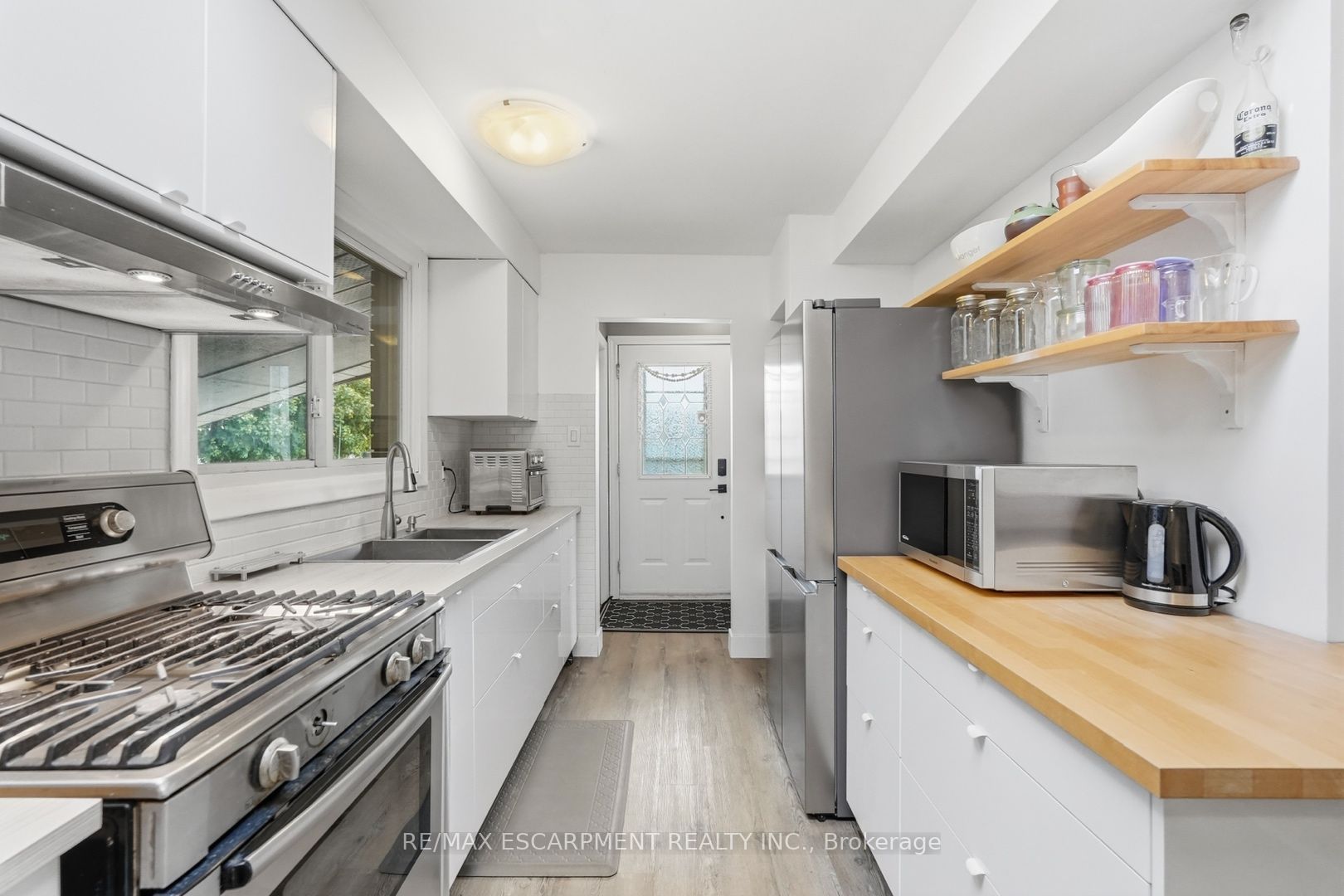 19 Ellingwood Avenue Property Photo 4