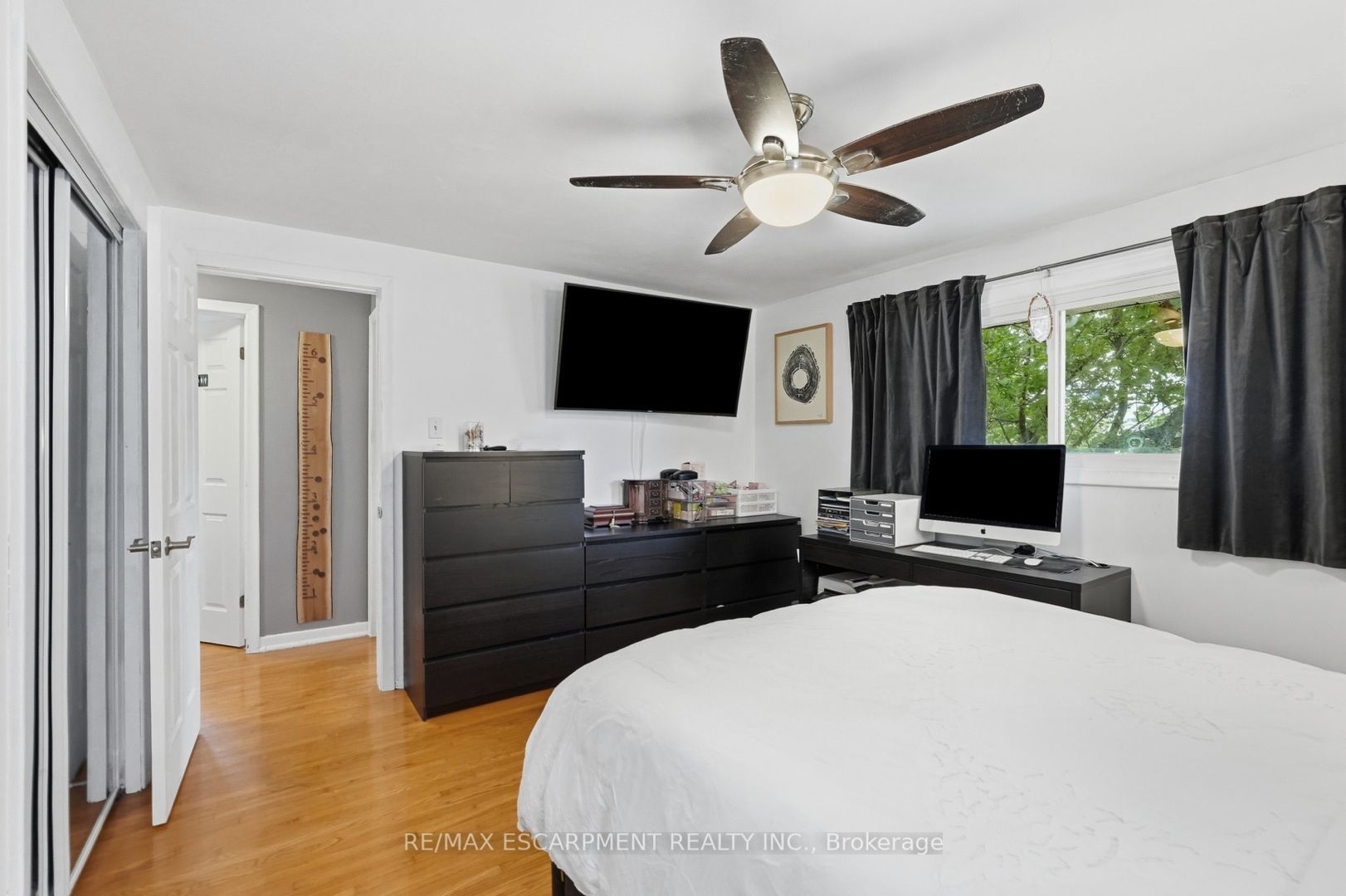 19 Ellingwood Avenue Property Photo 14