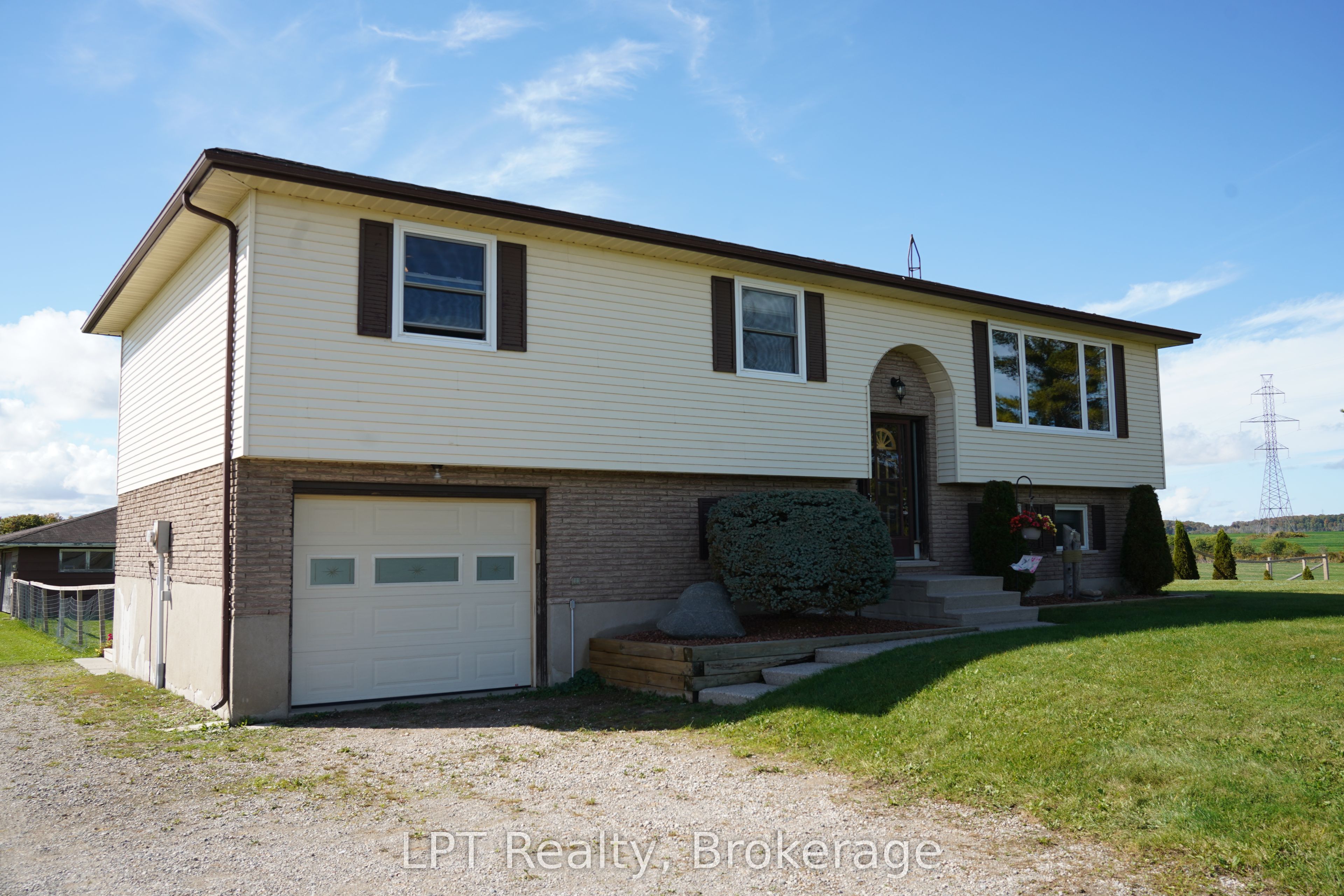 2357 Bruce Rd 40 Road Property Photo 5