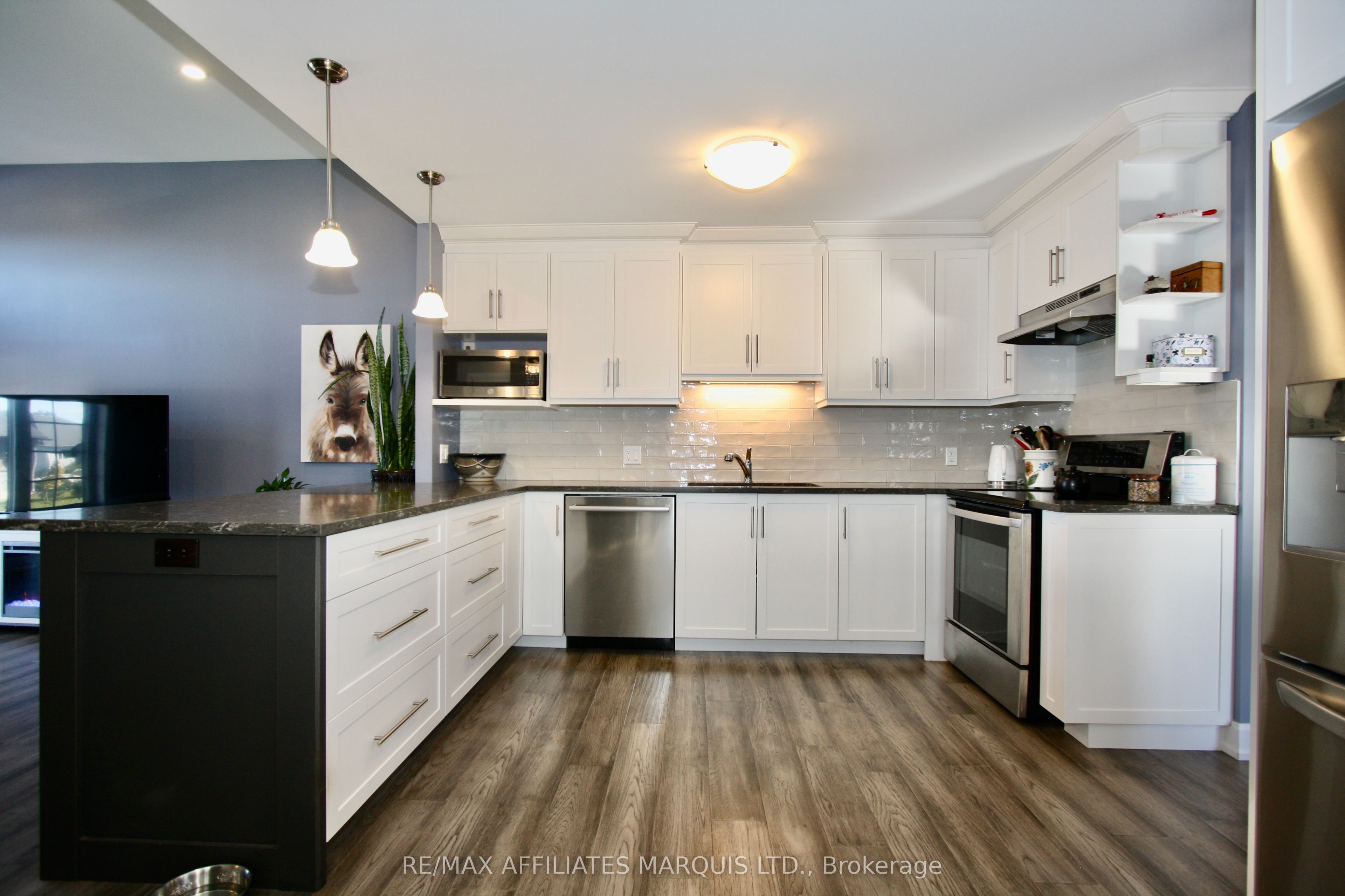 276 Bellwood Drive Property Photo 3