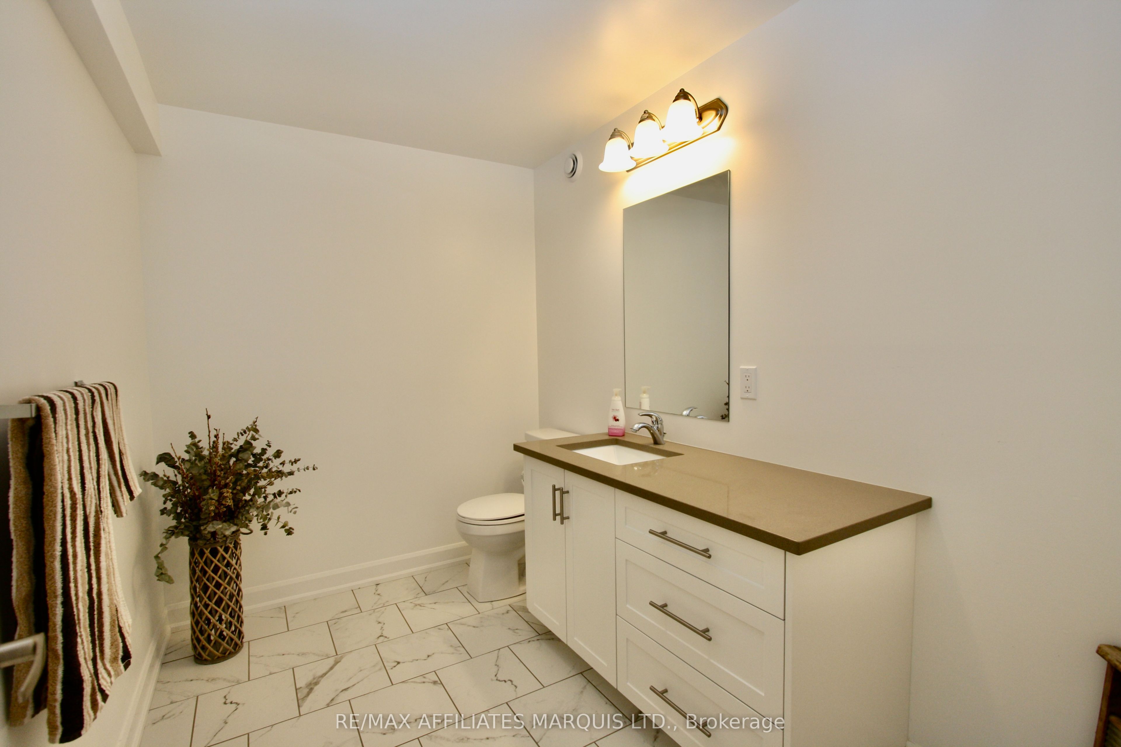 276 Bellwood Drive Property Photo 17