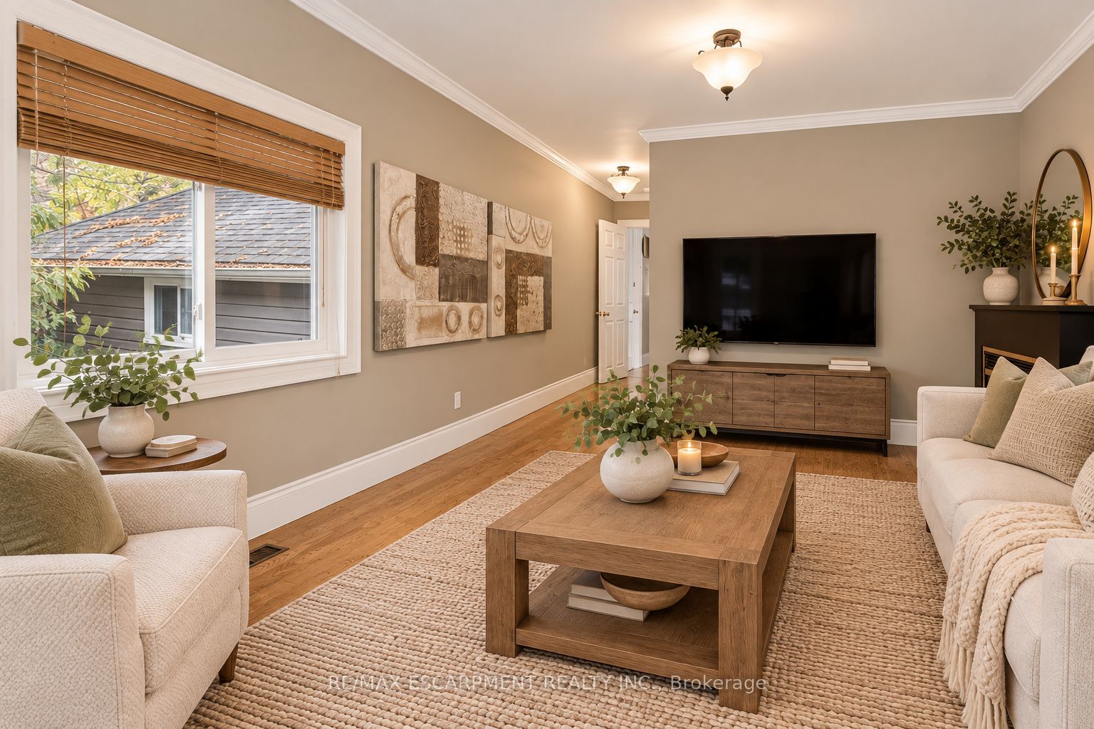 4245 William Street Property Photo 18