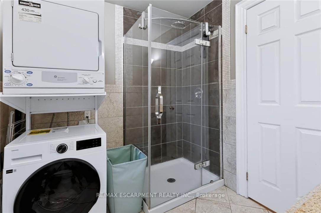 4245 William Street Property Photo 22
