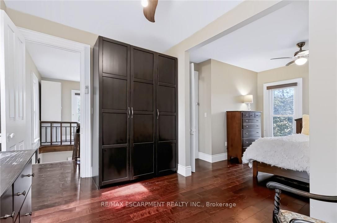 4245 William Street Property Photo 29