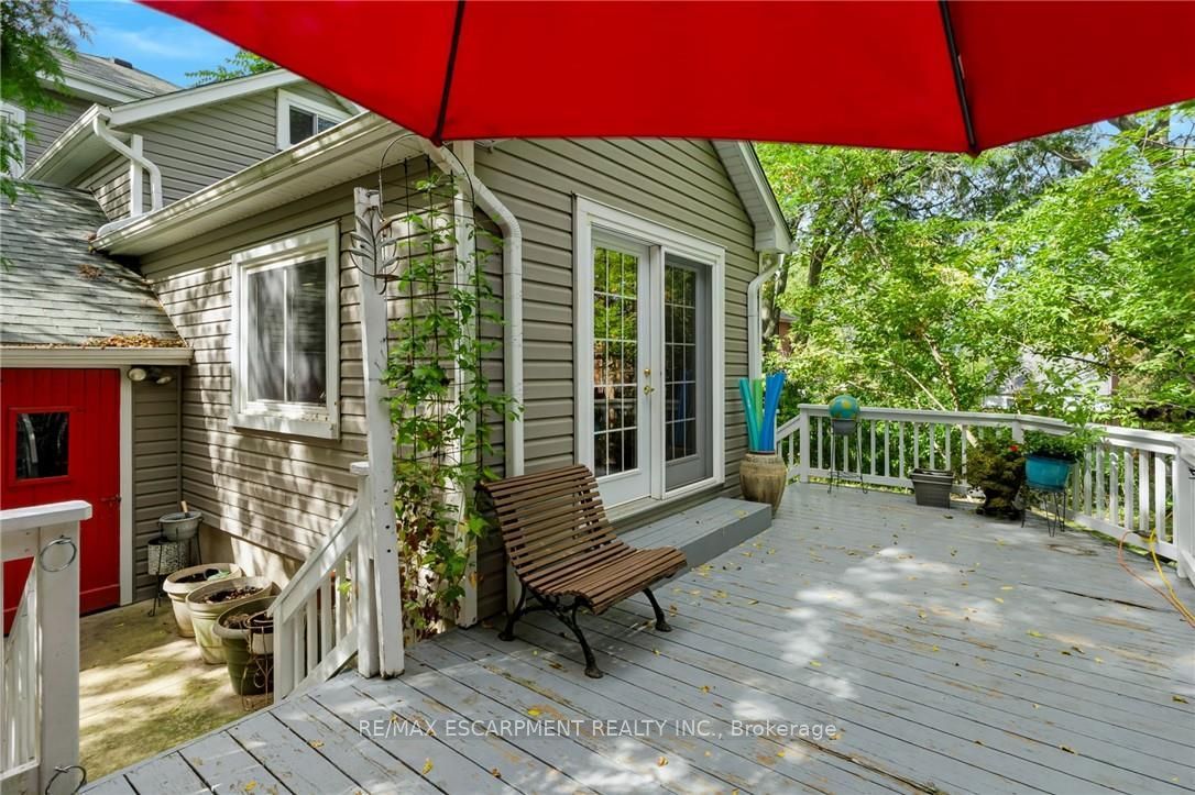 4245 William Street Property Photo 39