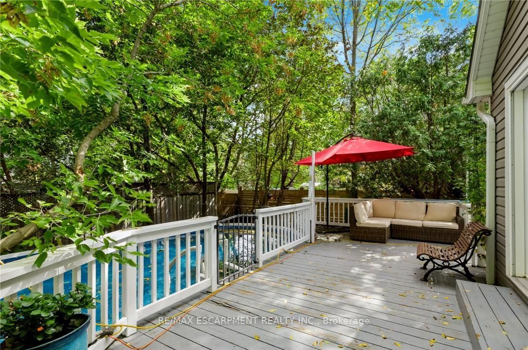 4245 William Street Property Photo 40