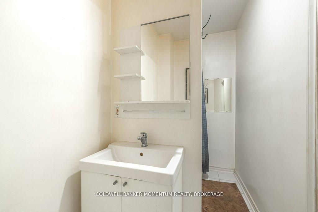 44 Rykert Street Property Photo 13