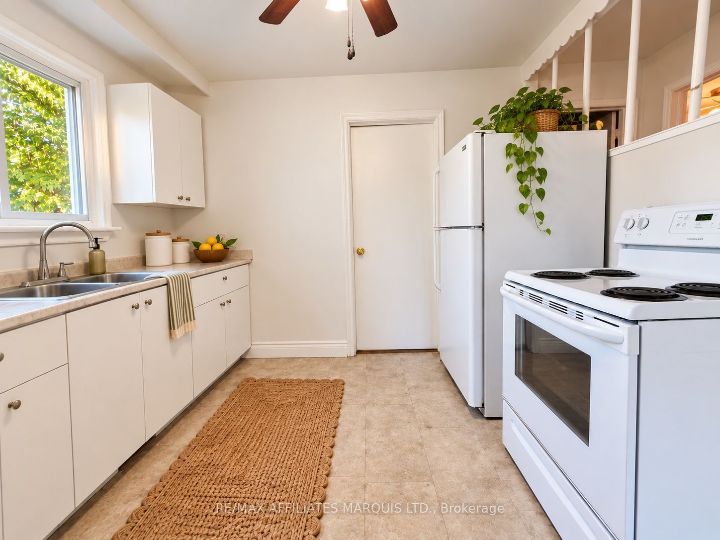 1325 Reneal Street Property Photo 11