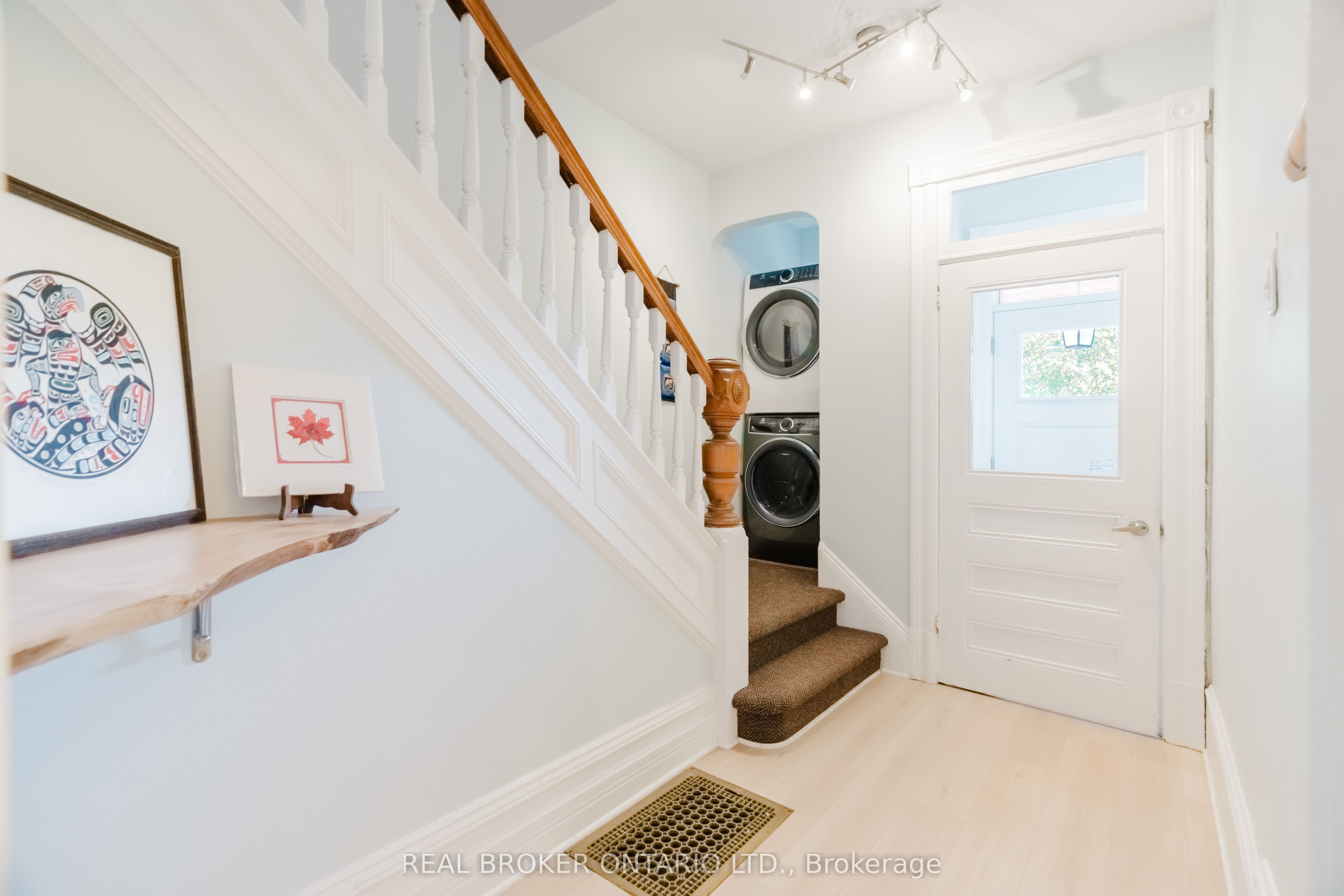 33 Argyle Avenue Property Photo 2