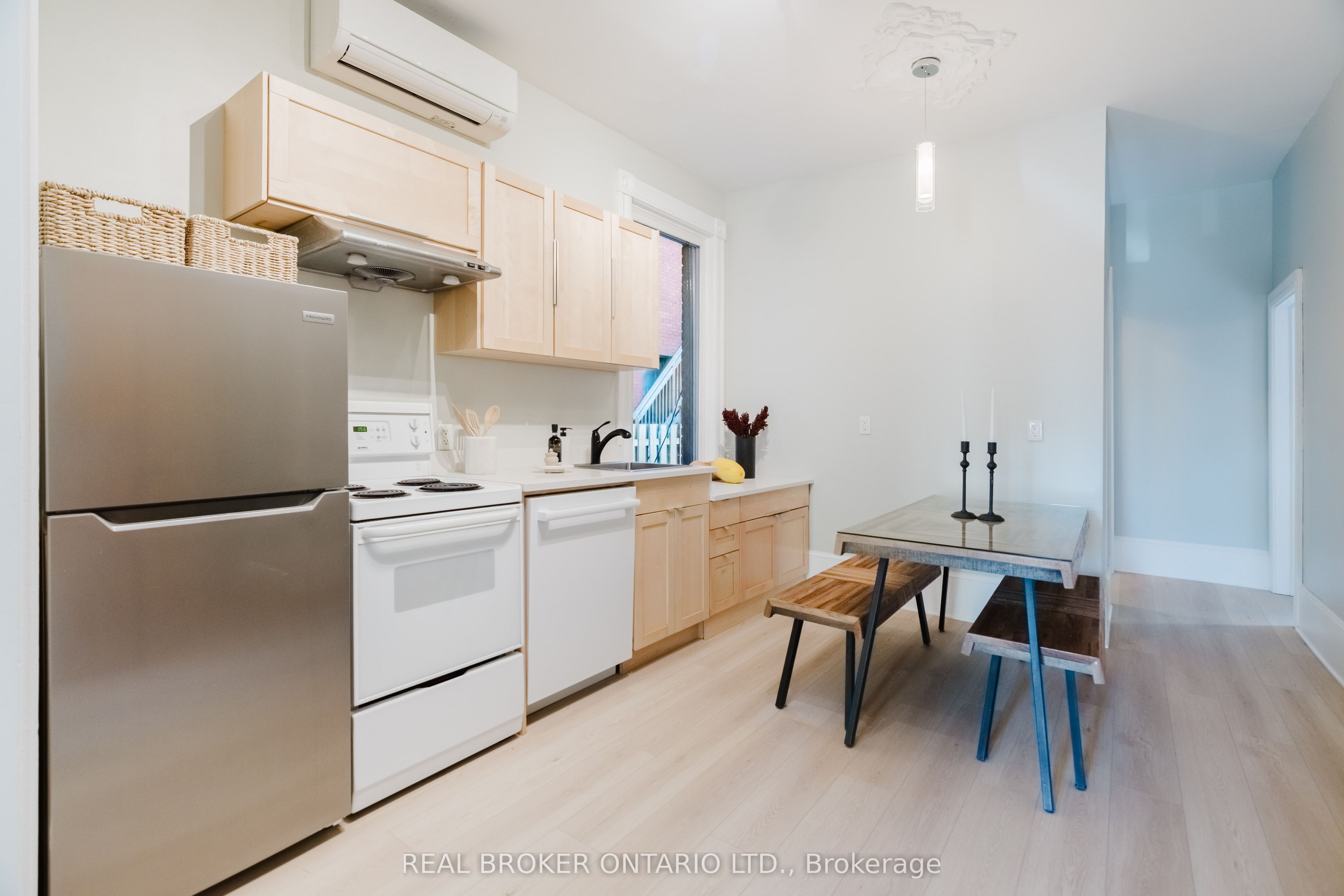 33 Argyle Avenue Property Photo 4