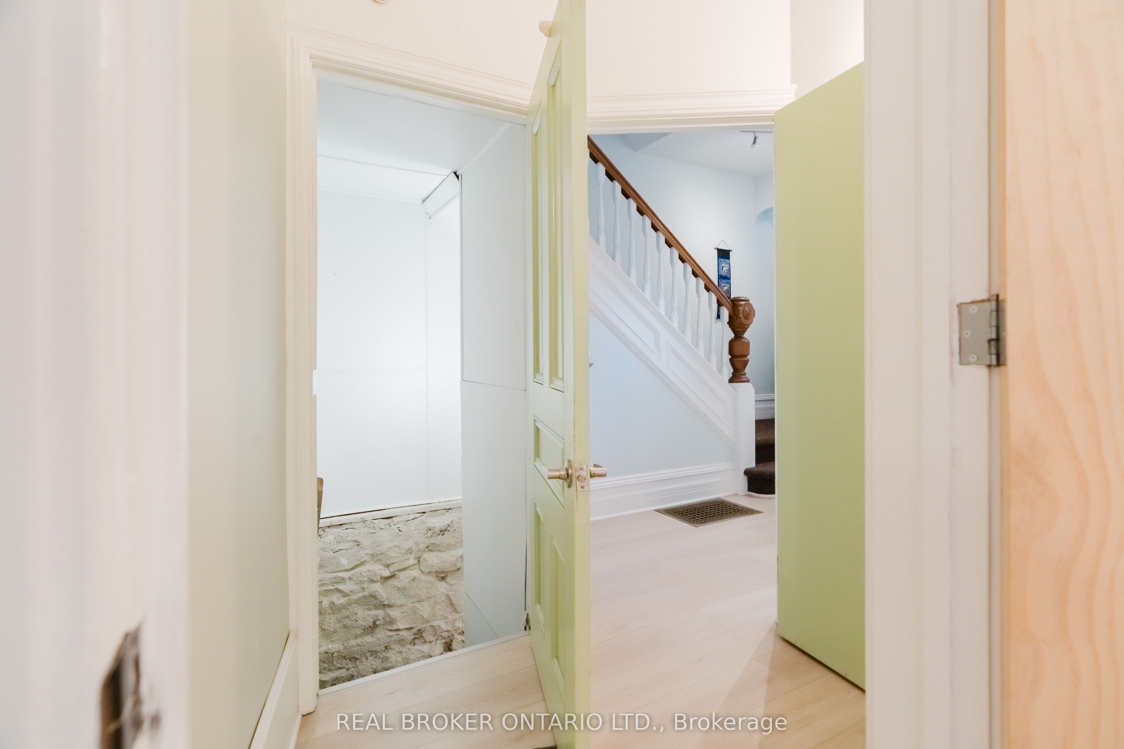 33 Argyle Avenue Property Photo 35