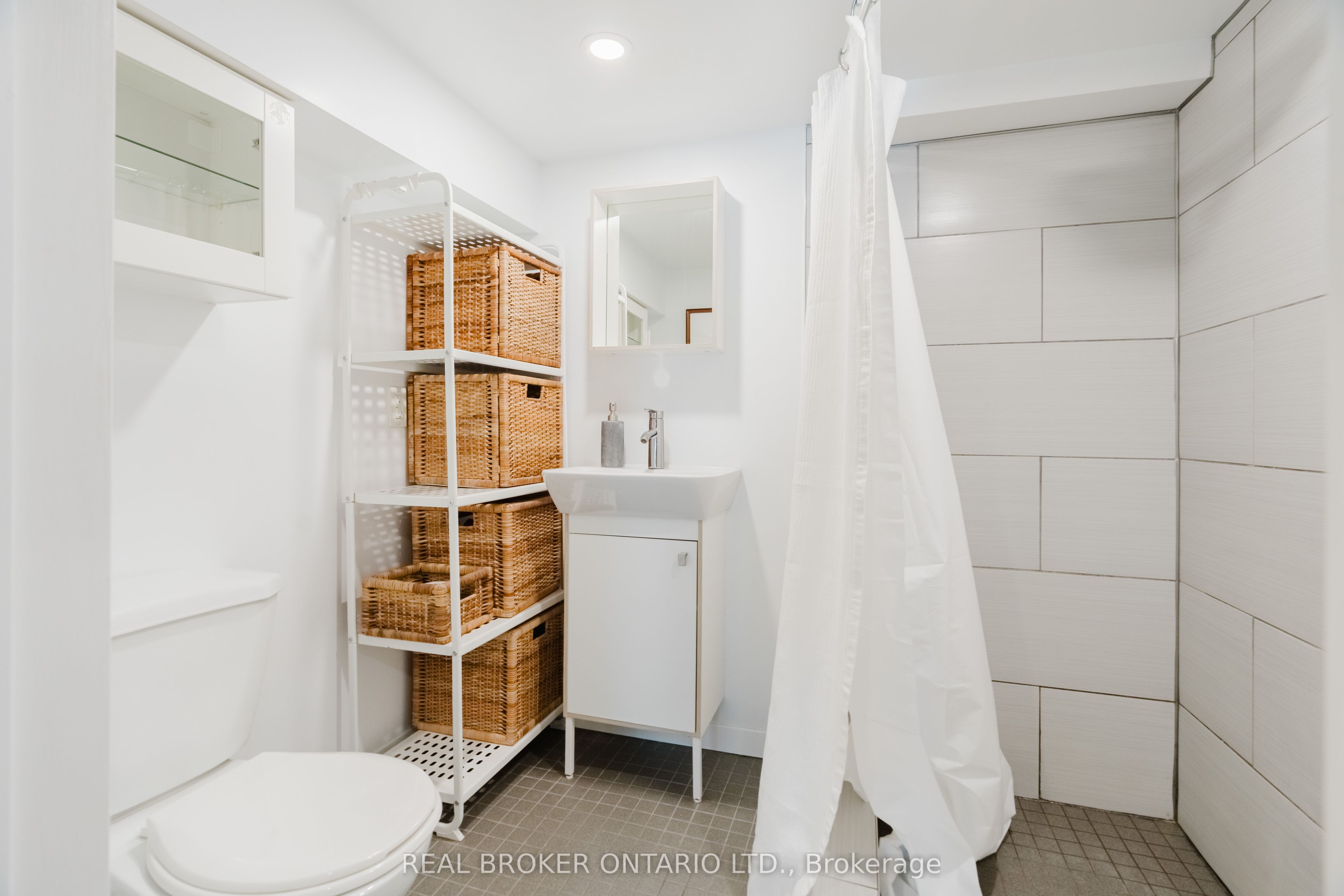 33 Argyle Avenue Property Photo 45