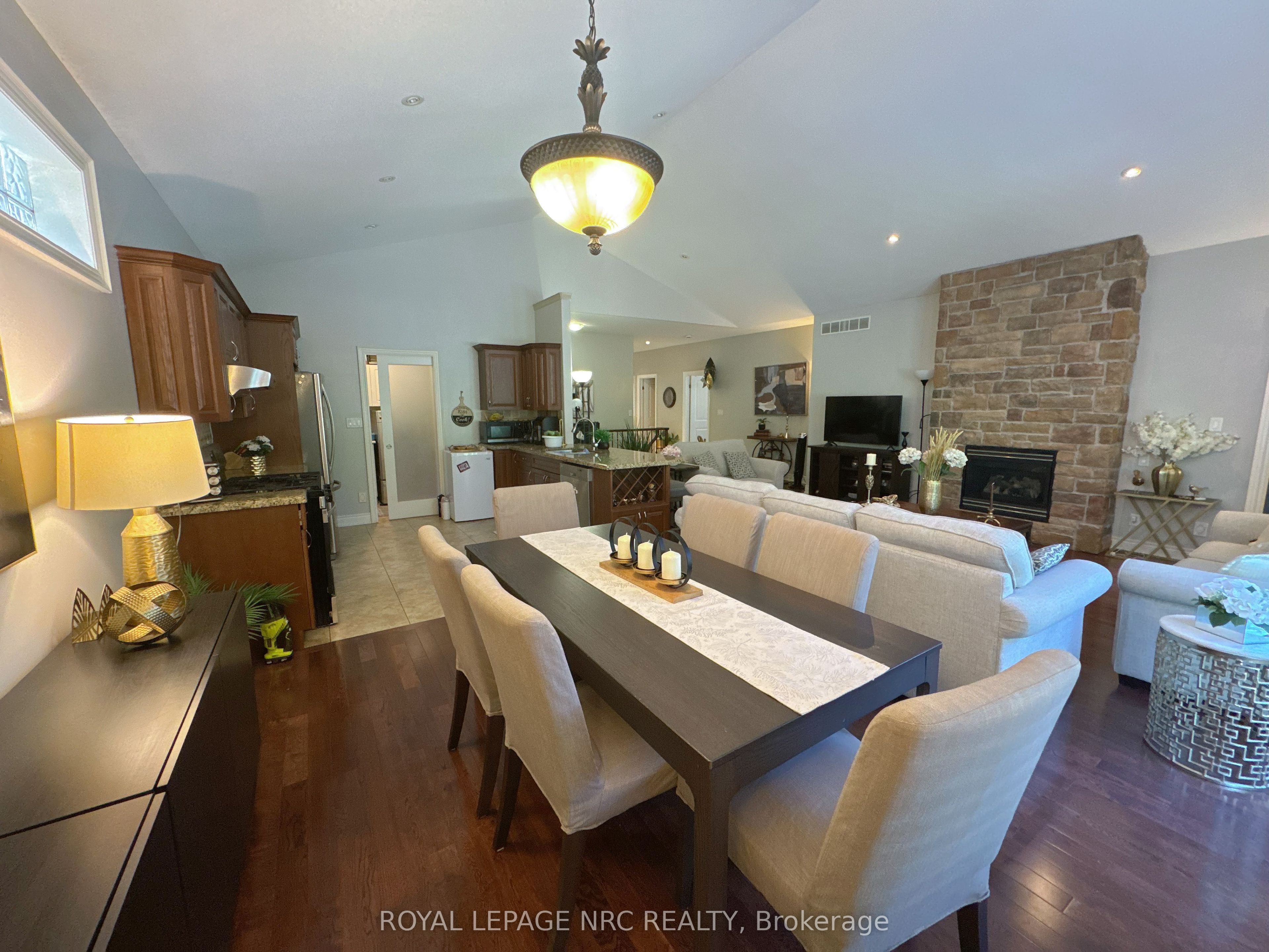 211 First Street Louth Property Photo 6