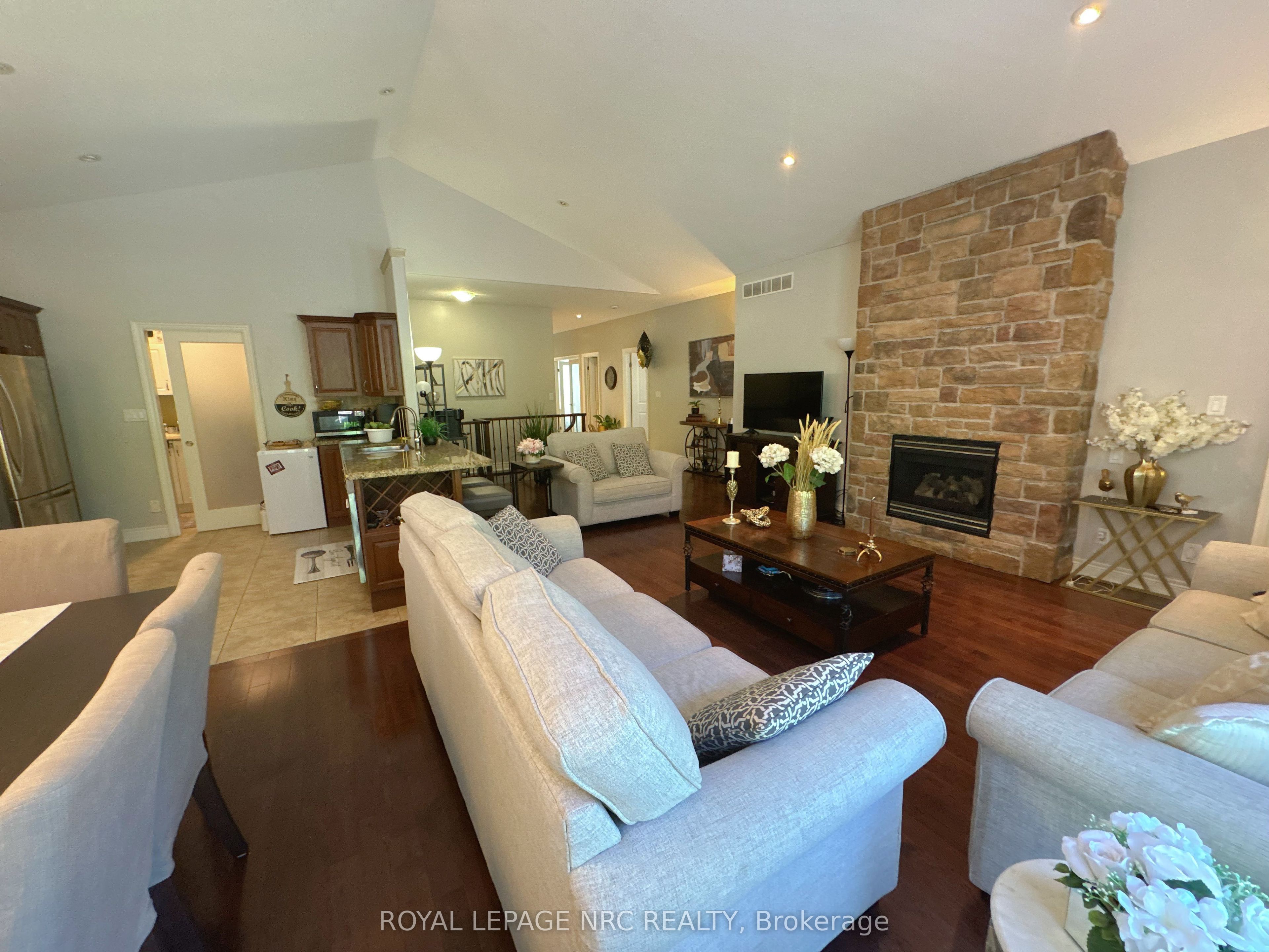 211 First Street Louth Property Photo 8