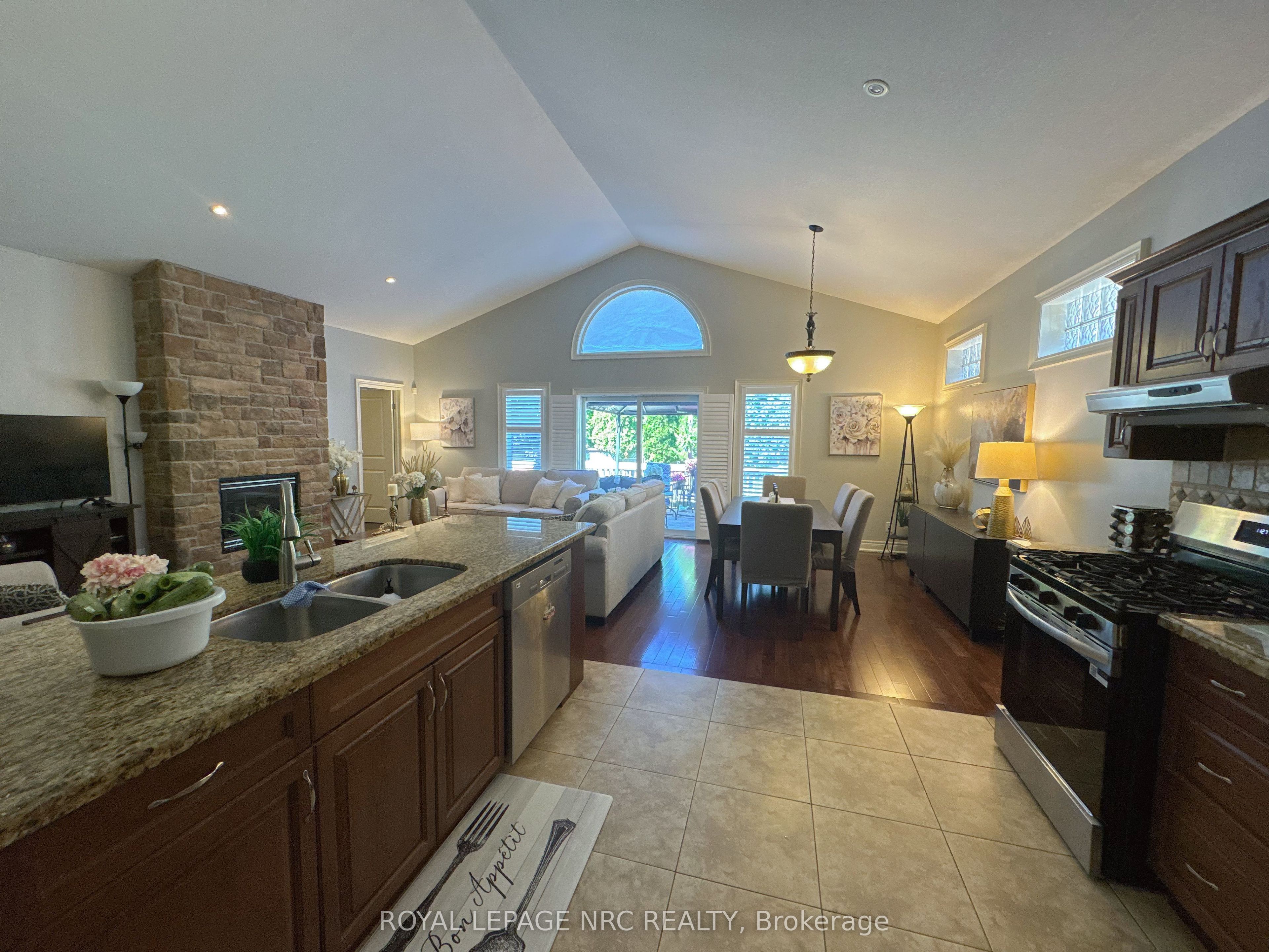 211 First Street Louth Property Photo 11