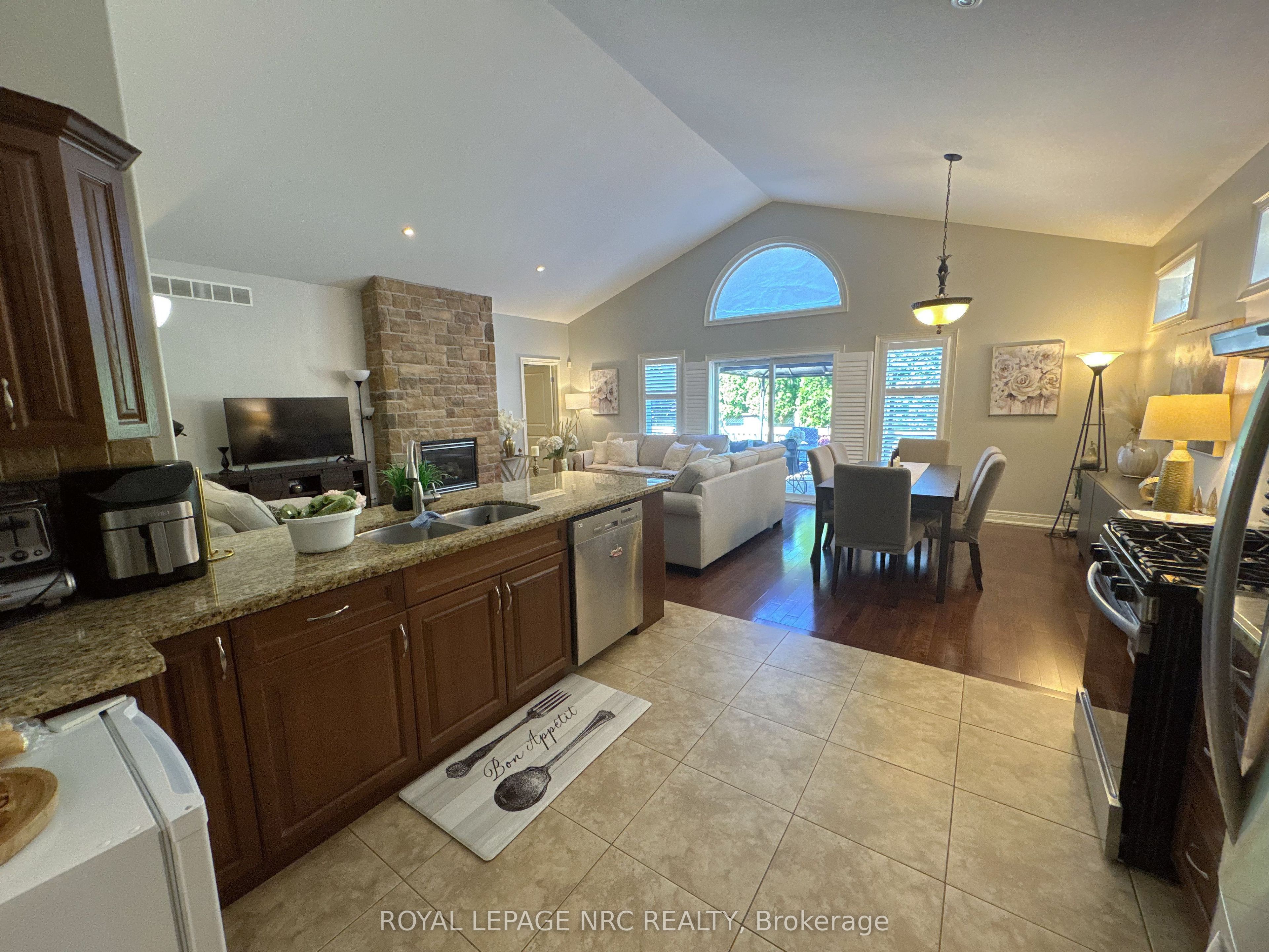 211 First Street Louth Property Photo 12