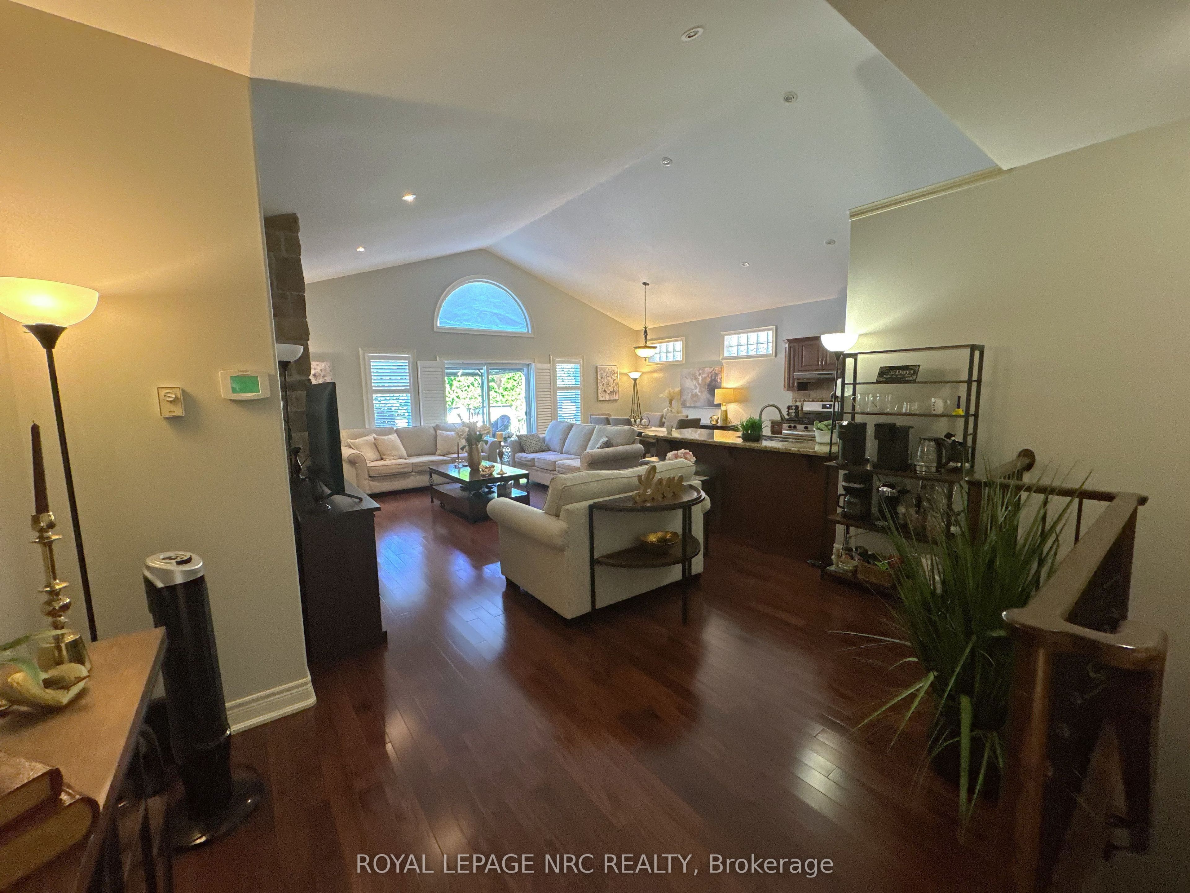 211 First Street Louth Property Photo 15