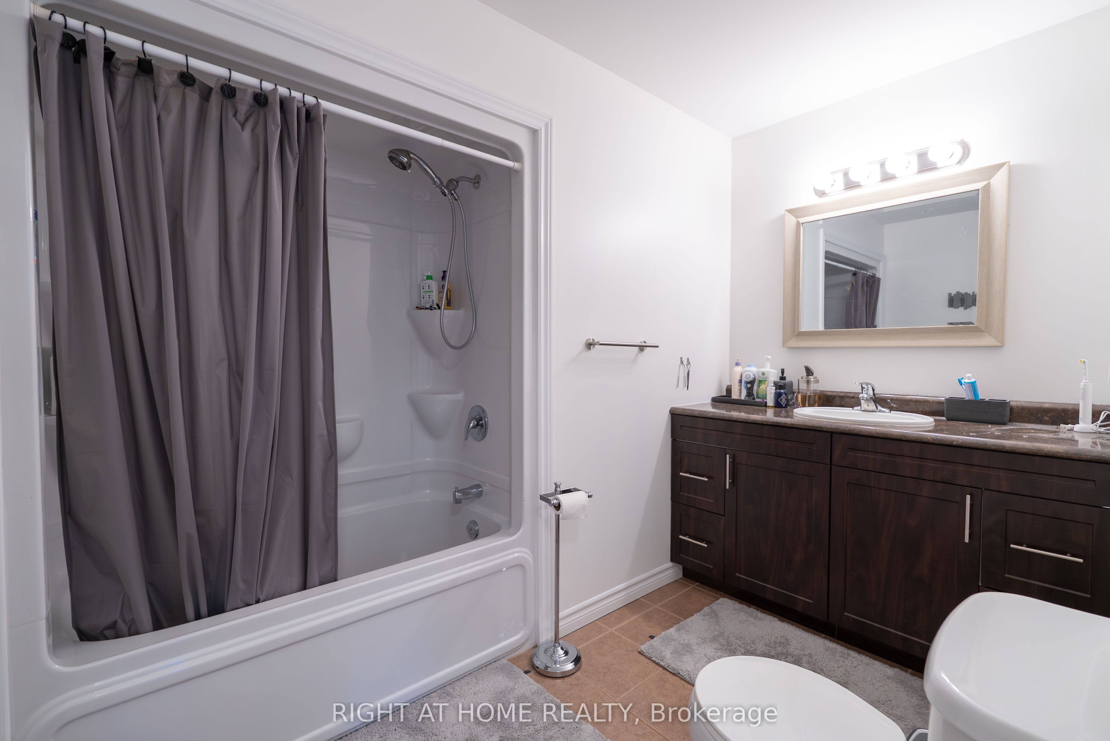590 Demers Street Property Photo 21