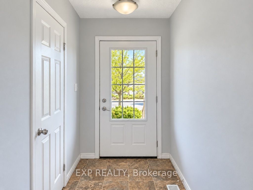 6 Upper Mercer Street B5 Property Photo 5